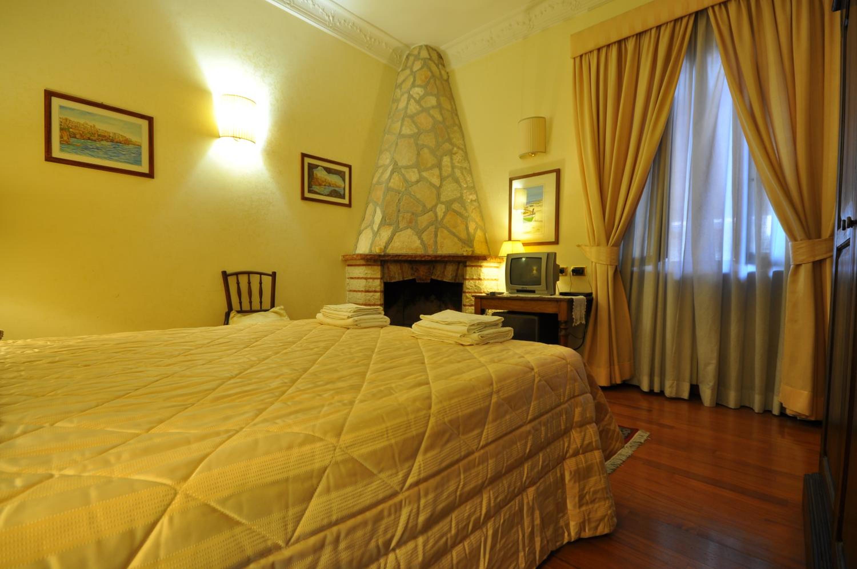 Casale De Santis