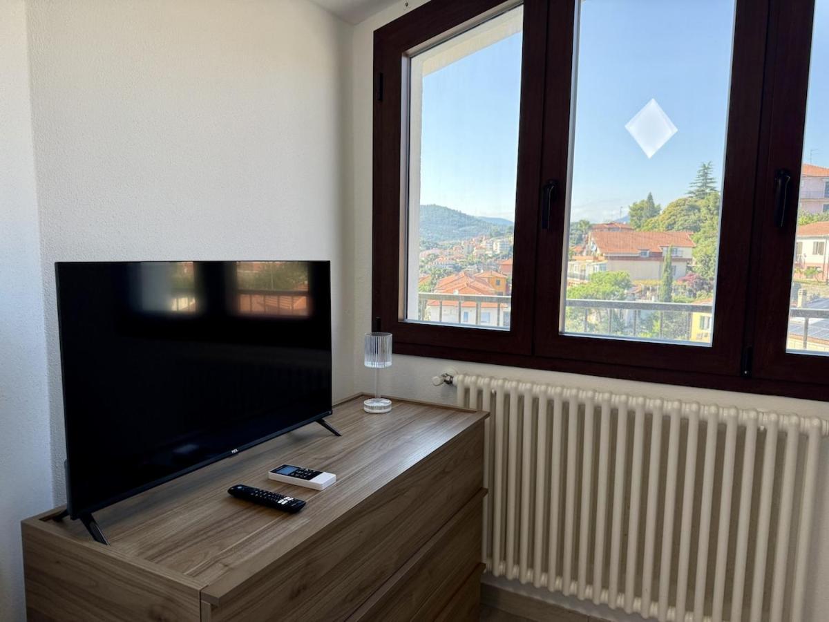 HOST4U - Nuovo Appartamento con Ingresso Indipendente e Parcheggio Privato - Villa Catocce