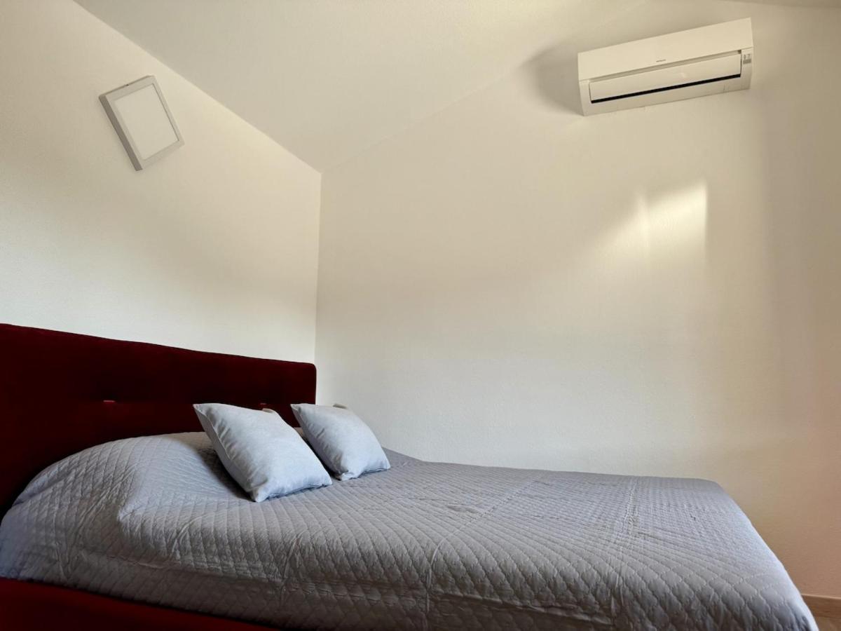 HOST4U - Nuovo Appartamento con Ingresso Indipendente e Parcheggio Privato - Villa Catocce