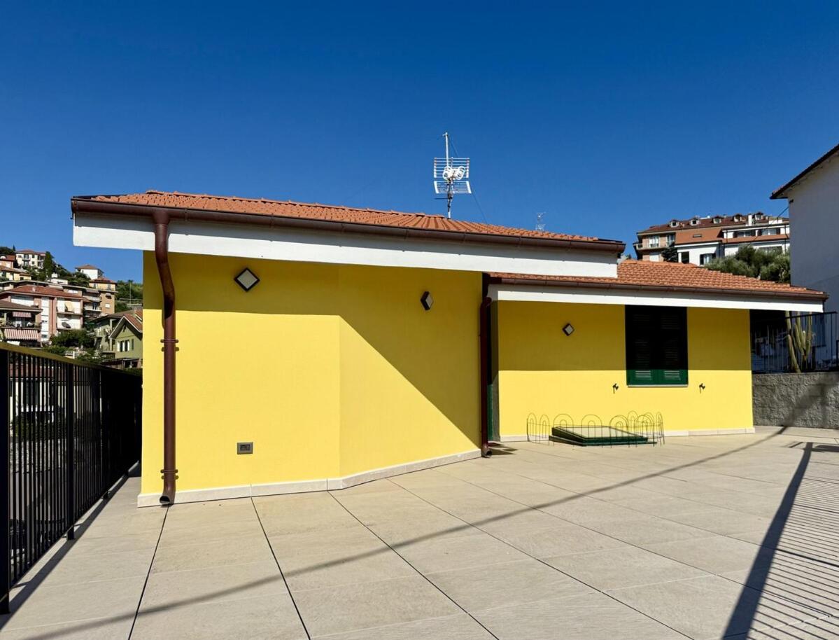 HOST4U - Nuovo Appartamento con Ingresso Indipendente e Parcheggio Privato - Villa Catocce