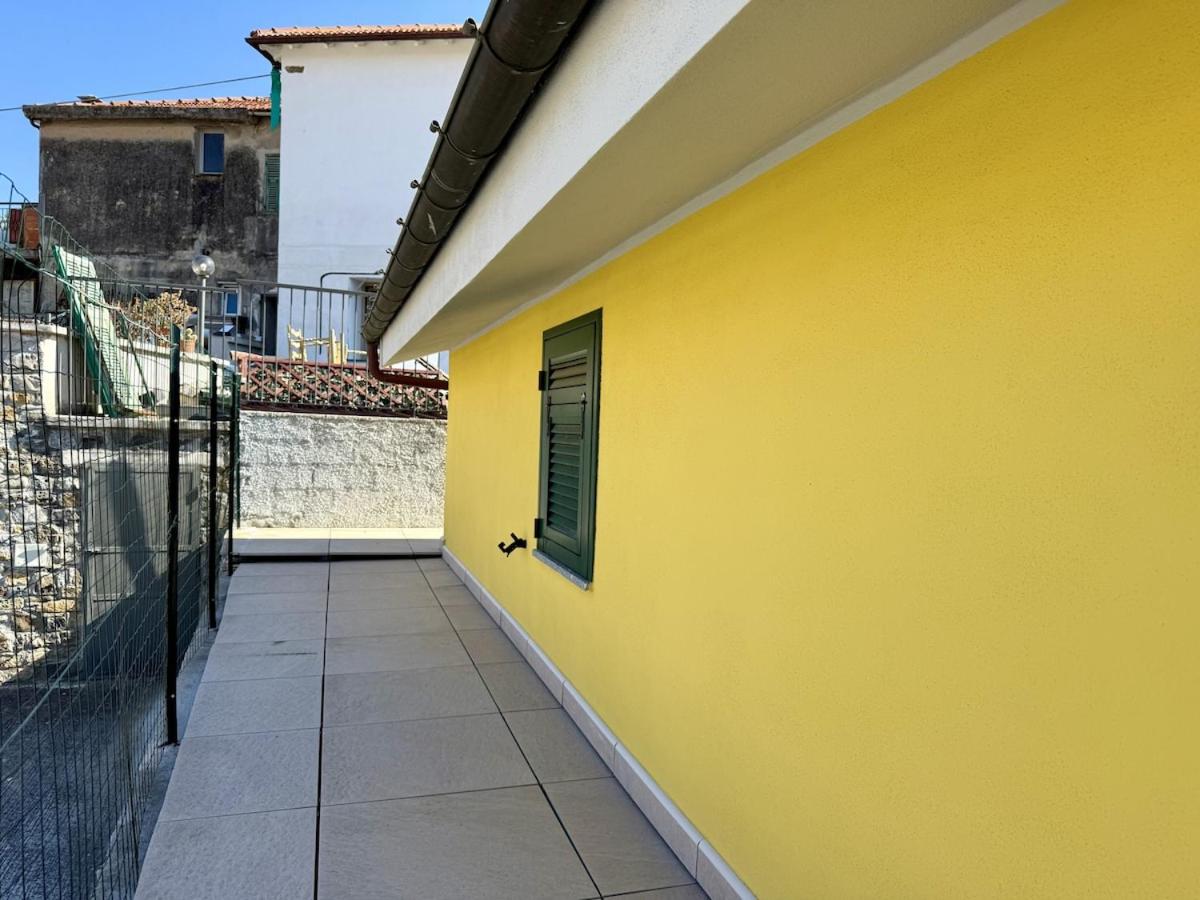 HOST4U - Nuovo Appartamento con Ingresso Indipendente e Parcheggio Privato - Villa Catocce