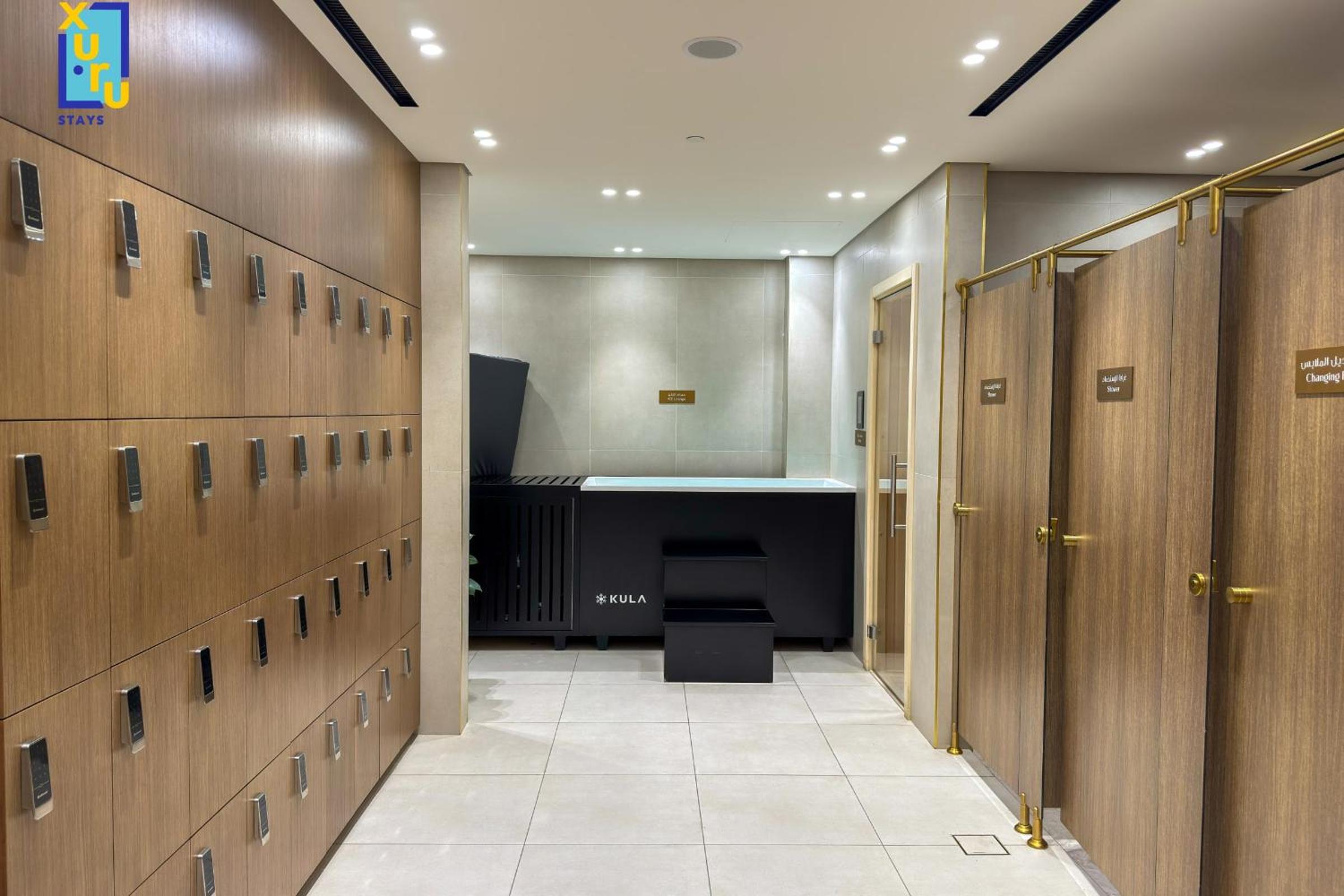 Timeless & Textured Studio w Jacuzzi Trillionaire