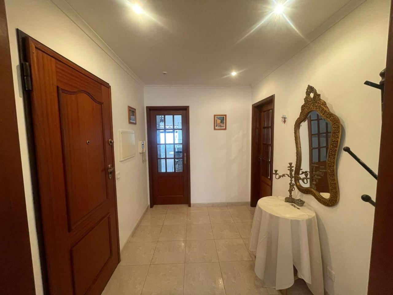 Entire 3 bed rooms Apartment with Private wc !