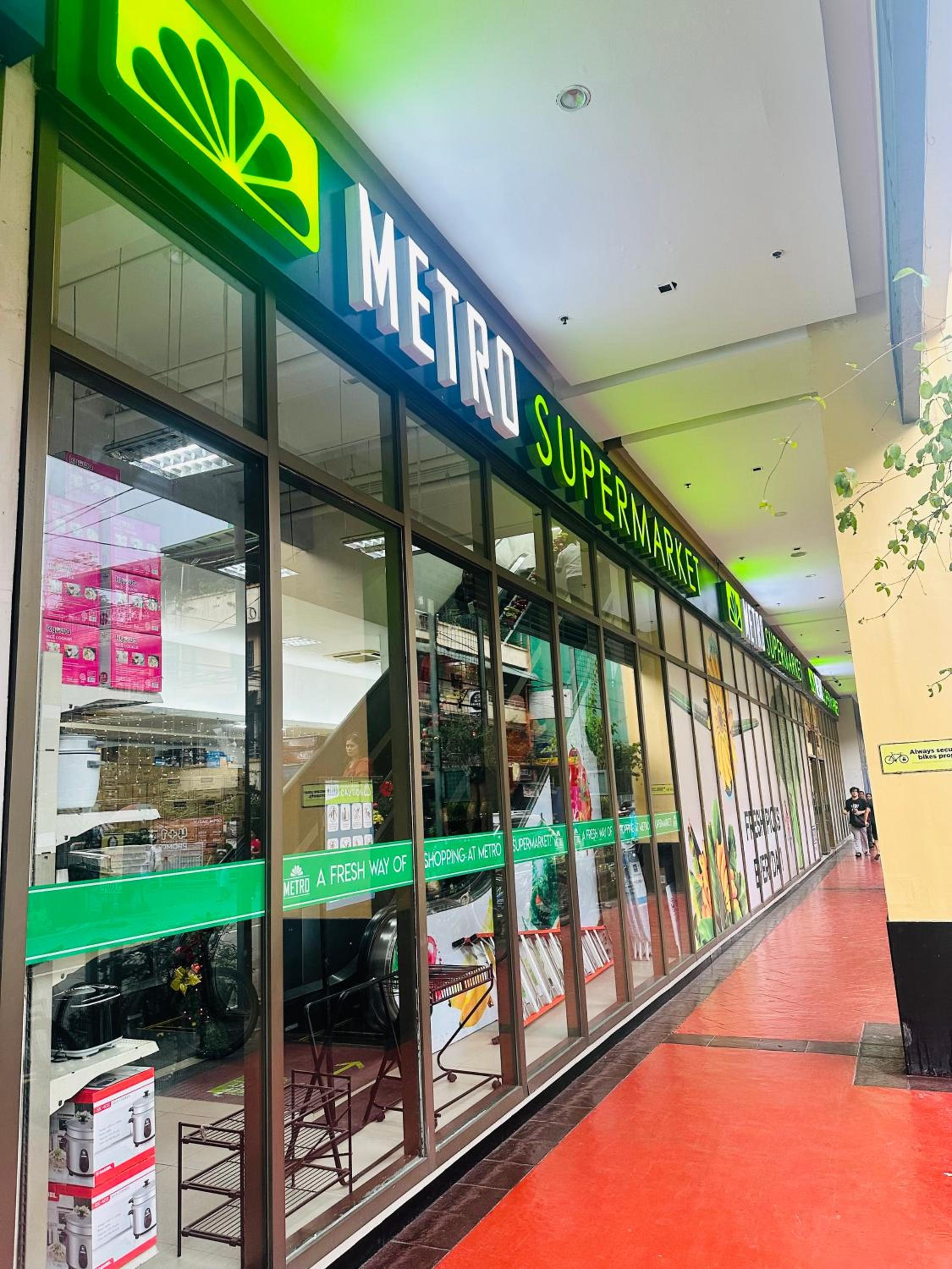 We Vibe, 101 Newport Blvd near the airport NAIA 3
