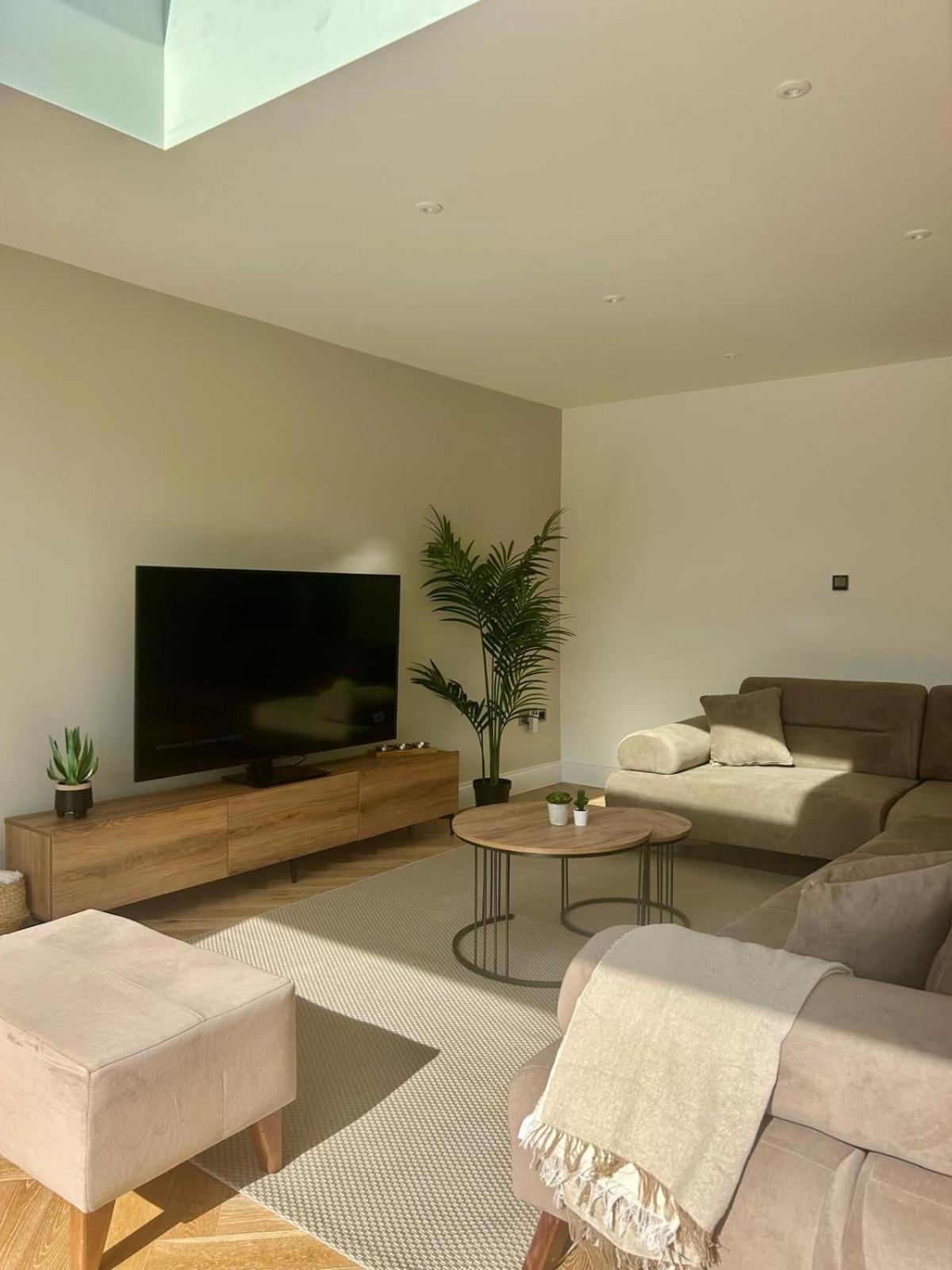 The Crescent Villa Lancing