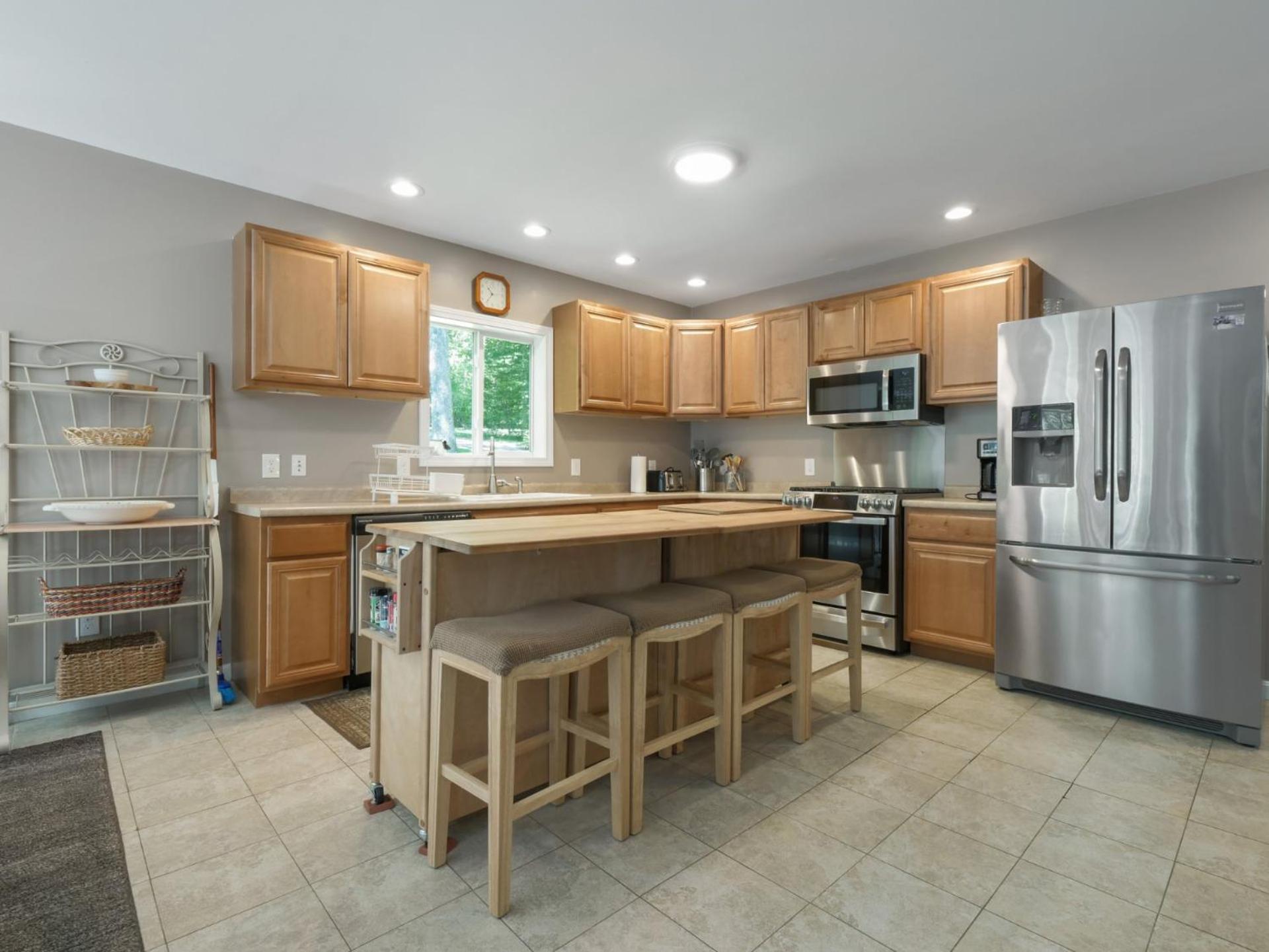 Killington Terrace Lodge - Spacious 5BR Killington Home with 2 Kitchens, Game Room & Pet Friendly
