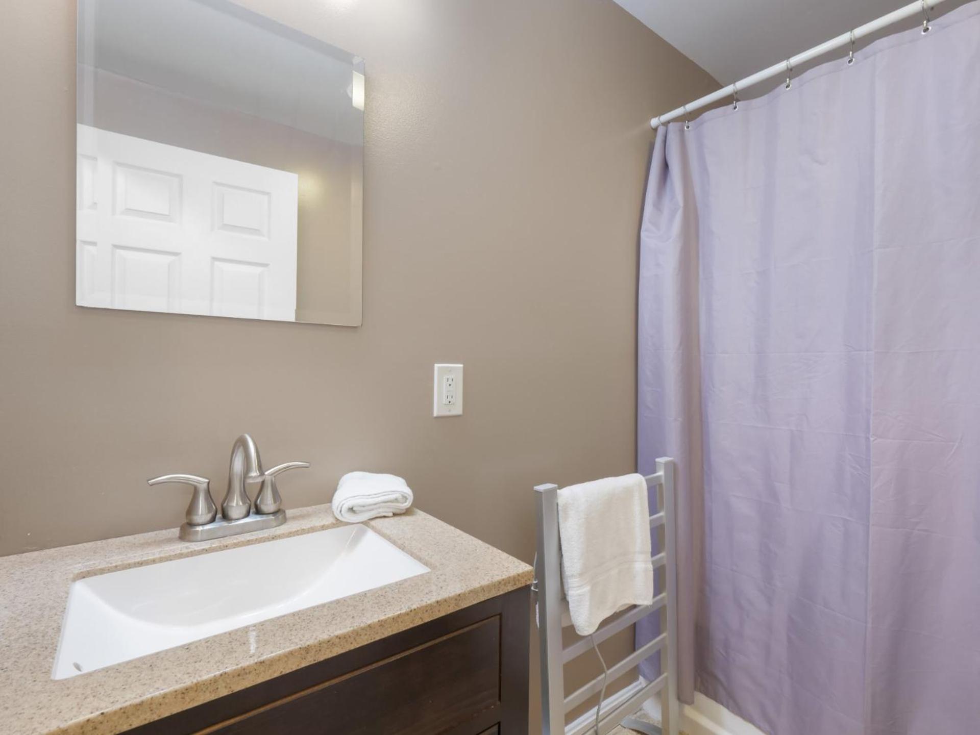 Killington Terrace Lodge - Spacious 5BR Killington Home with 2 Kitchens, Game Room & Pet Friendly