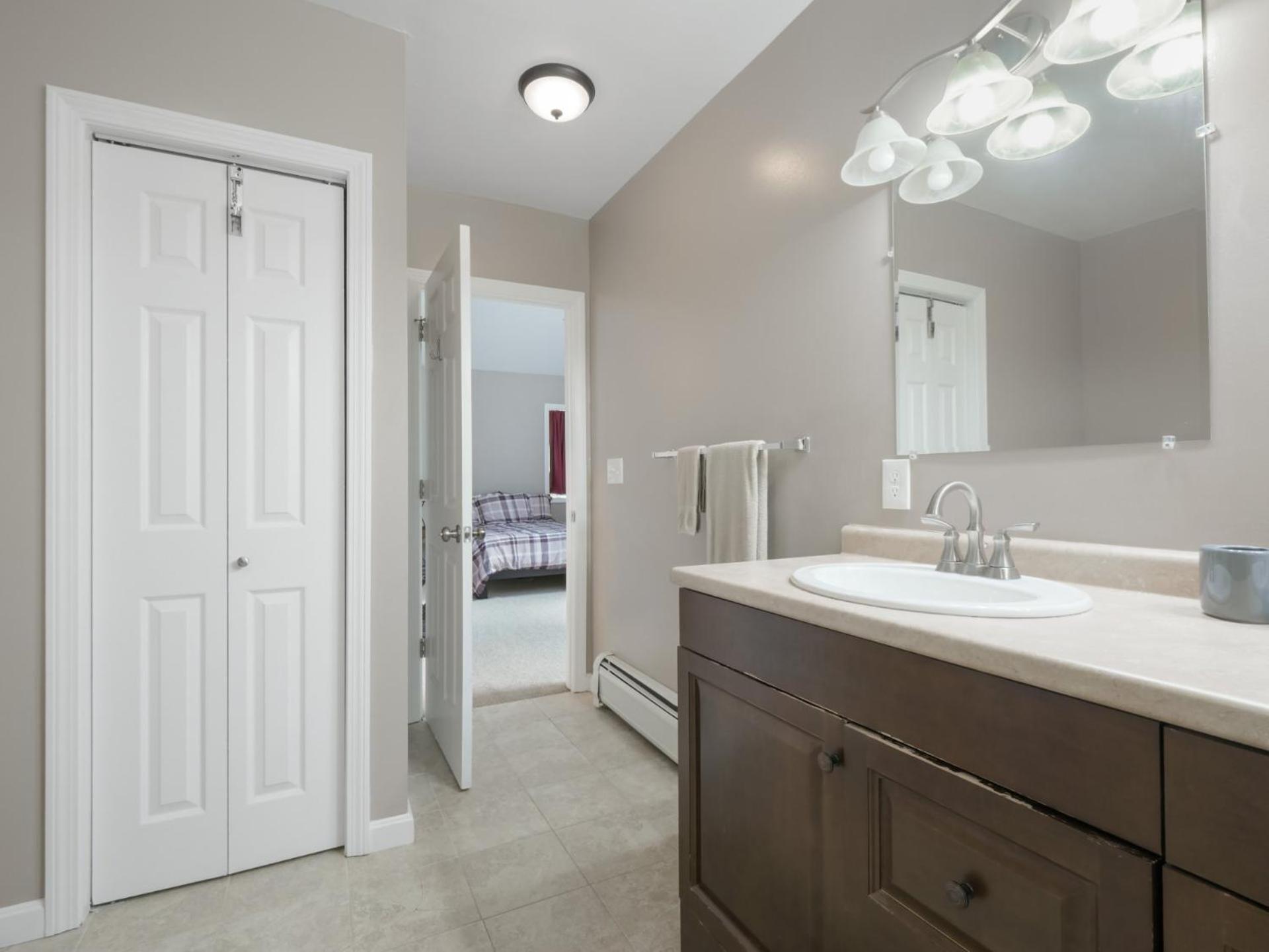 Killington Terrace Lodge - Spacious 5BR Killington Home with 2 Kitchens, Game Room & Pet Friendly