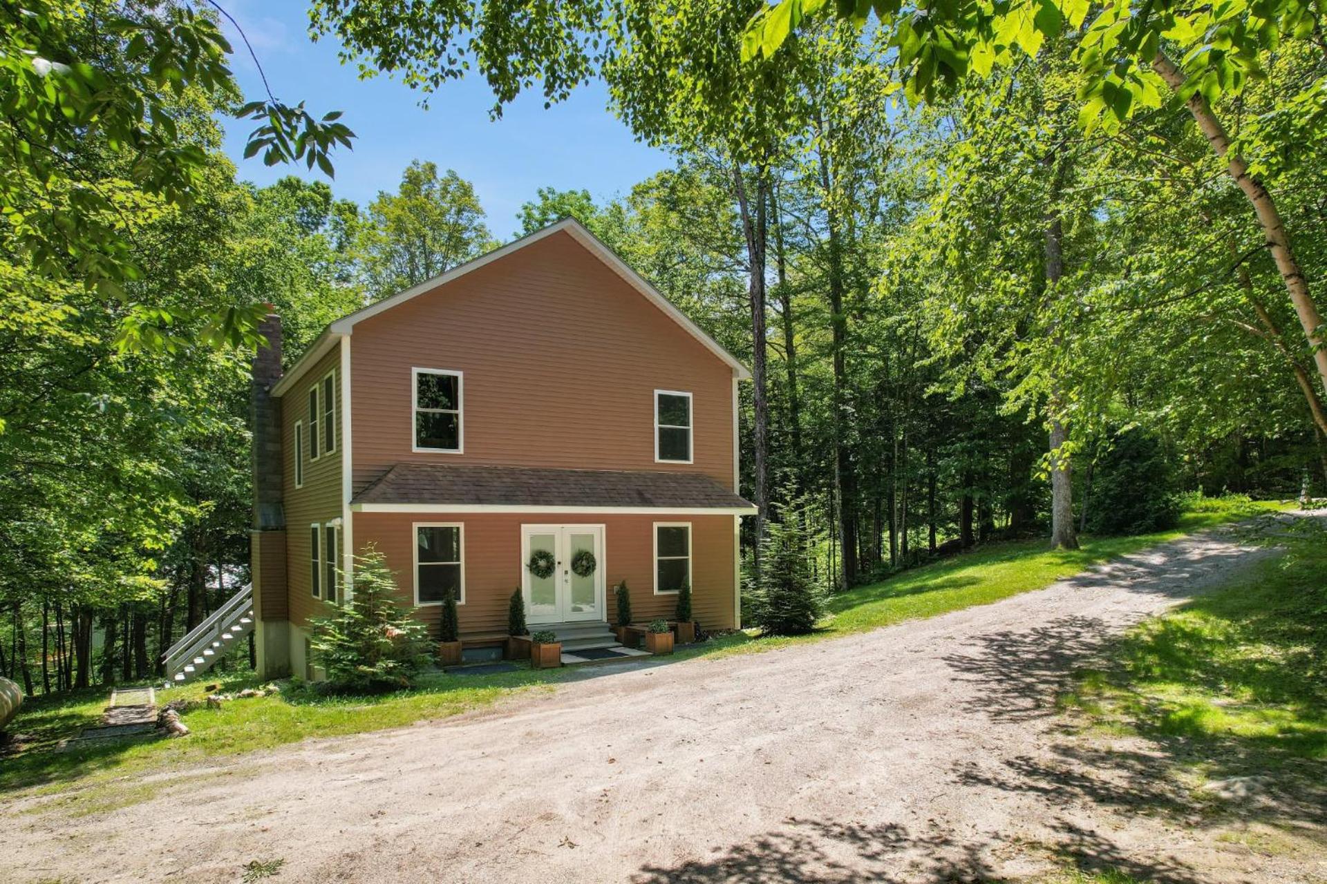 Killington Terrace Lodge - Spacious 5BR Killington Home with 2 Kitchens, Game Room & Pet Friendly