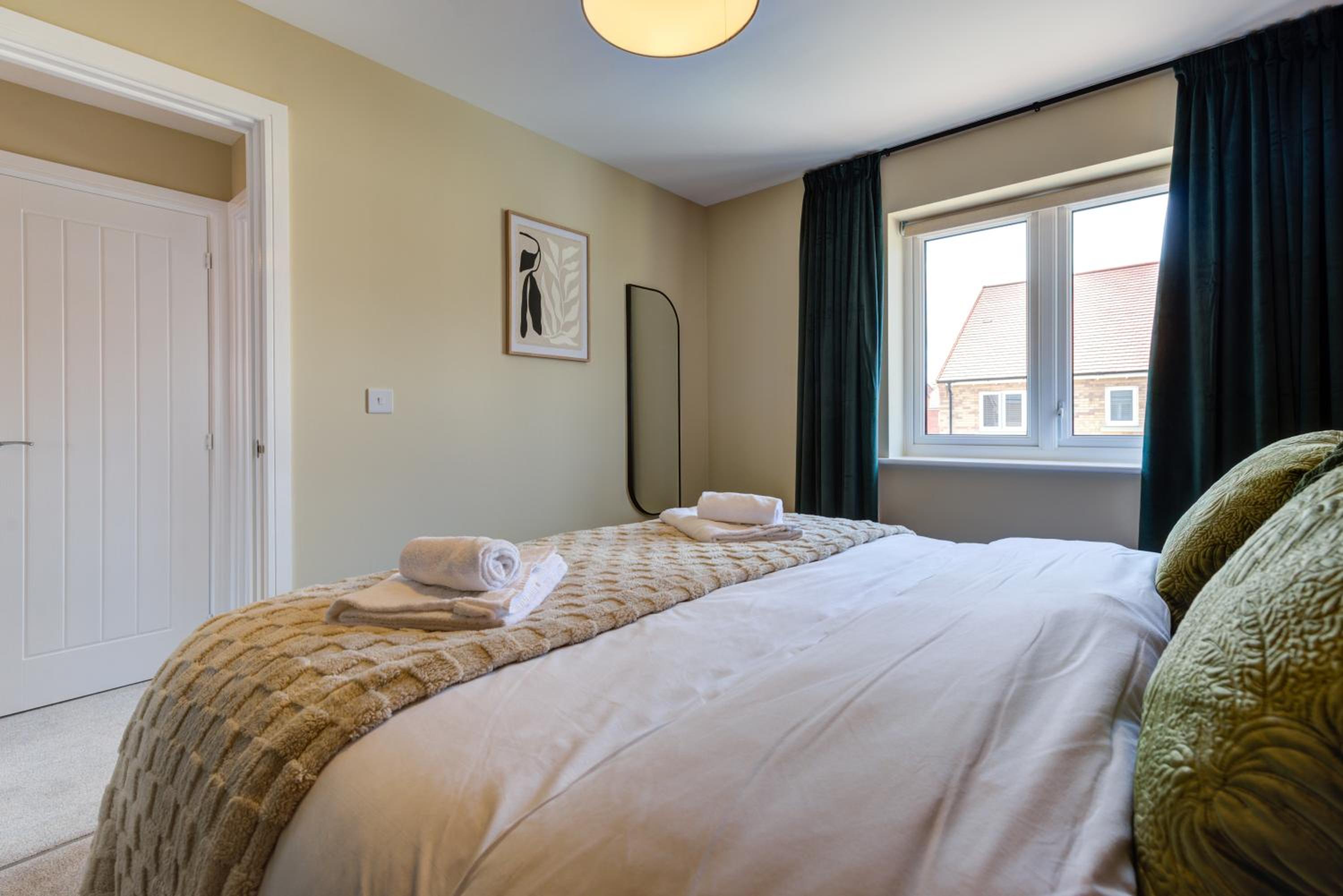 Marriott House sleeps 5 in Bourne with parking