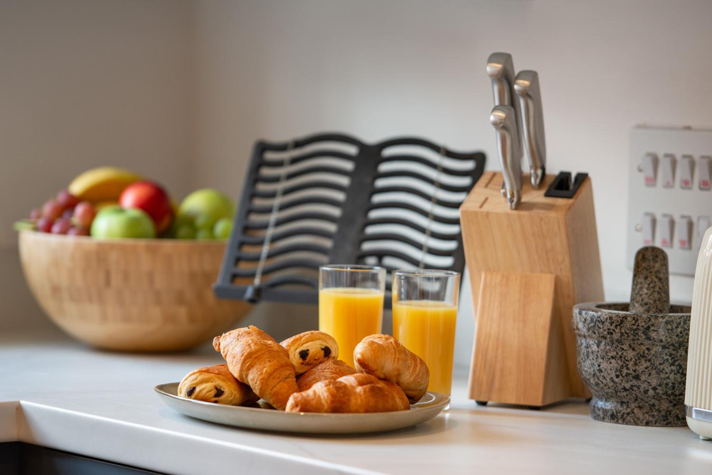 Marriott House sleeps 5 in Bourne with parking