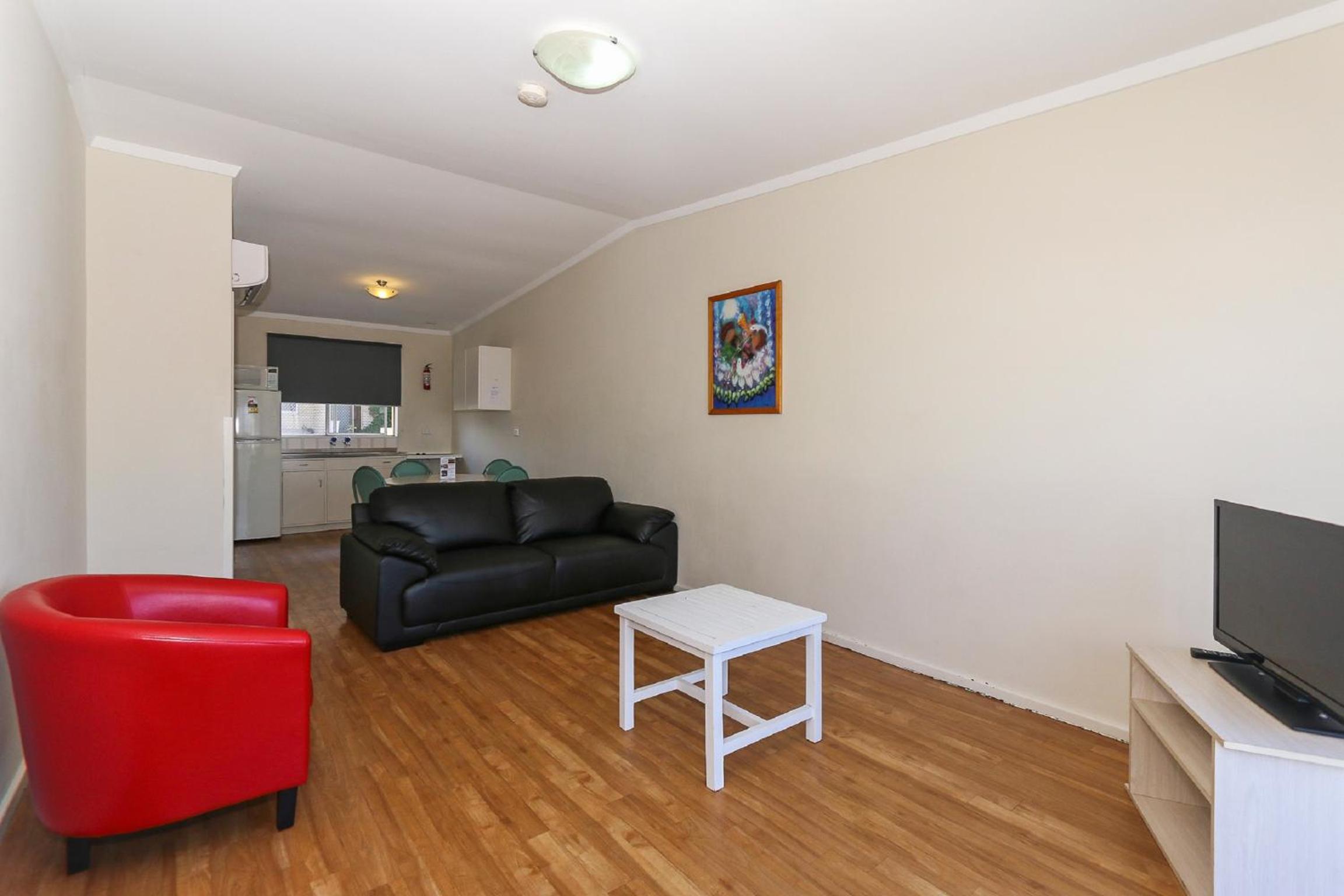 Scarborough Apartment photo 5