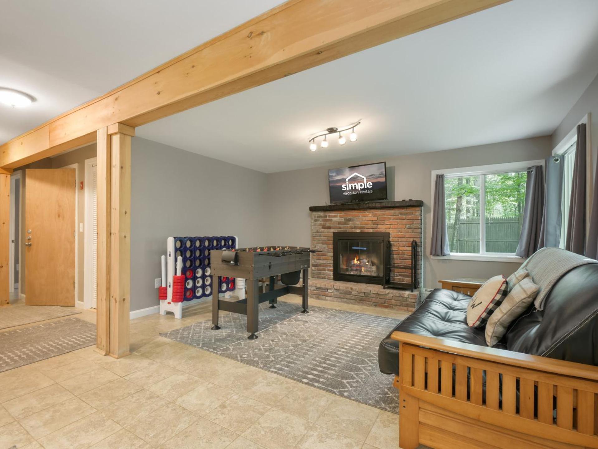 Cozy 2BR Mountain Retreat Near Killington Resort - Pet Friendly, Fireplace, Foosball