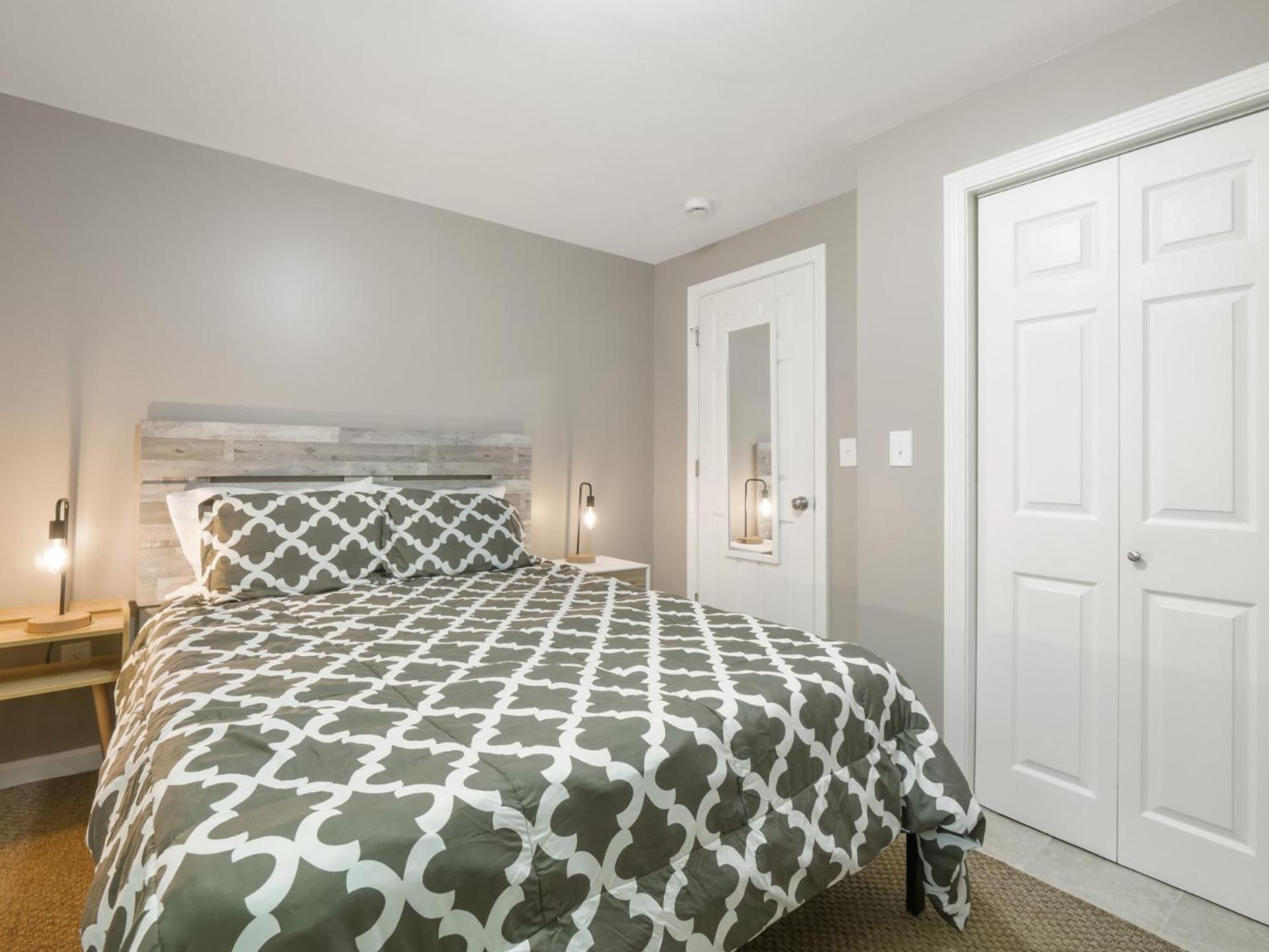 Cozy 2BR Mountain Retreat Near Killington Resort - Pet Friendly, Fireplace, Foosball