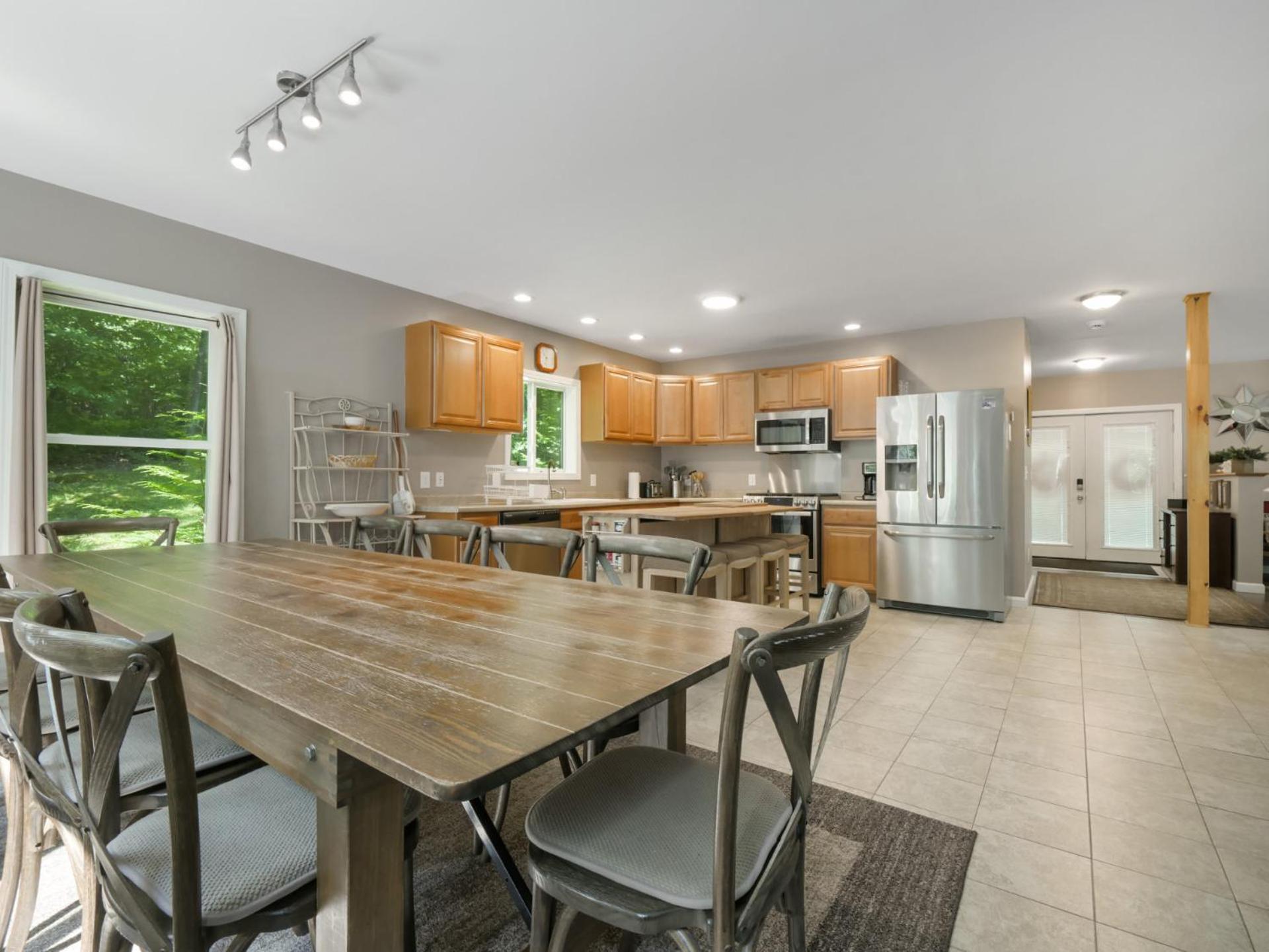 Cozy 3BR Retreat Near Killington Resort - Fireplace, Pet Friendly