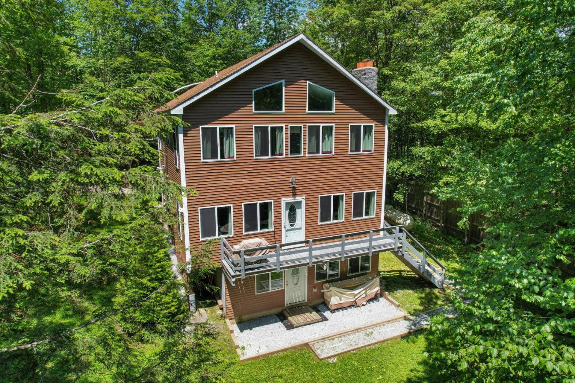 Cozy 3BR Retreat Near Killington Resort - Fireplace, Pet Friendly