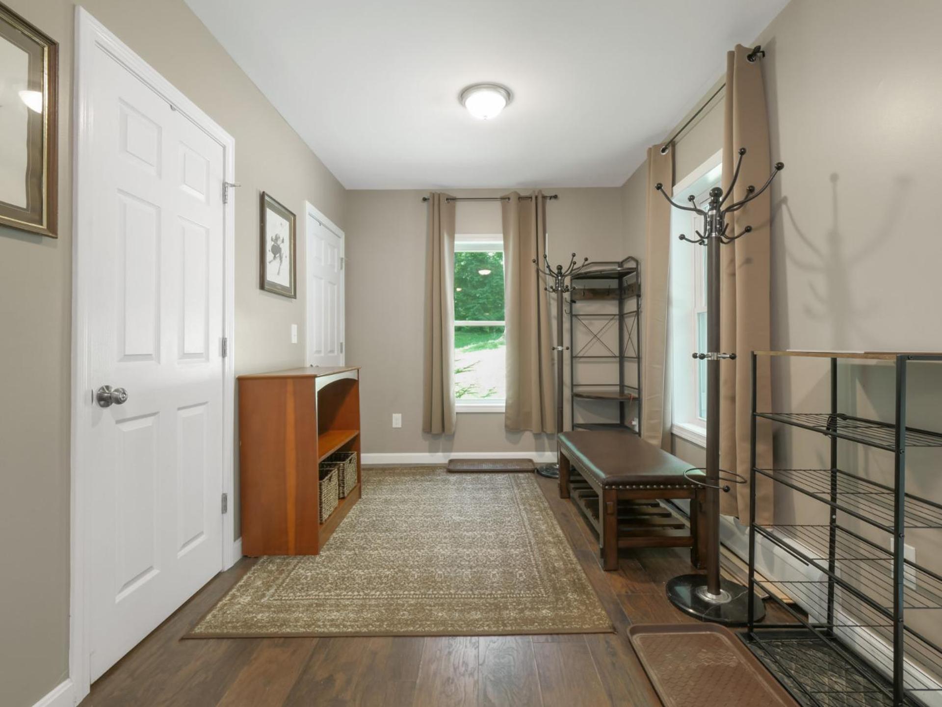 Cozy 3BR Retreat Near Killington Resort - Fireplace, Pet Friendly