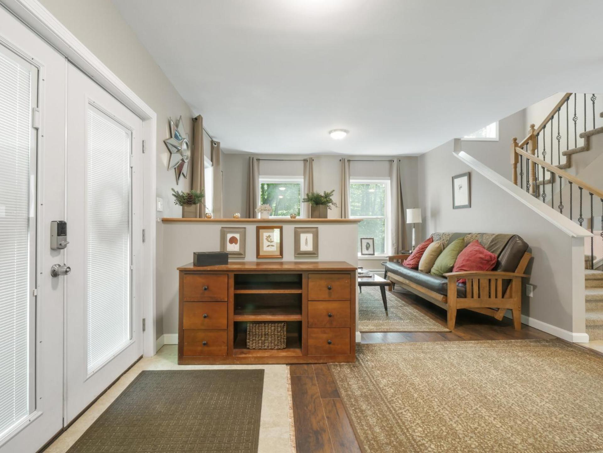 Cozy 3BR Retreat Near Killington Resort - Fireplace, Pet Friendly