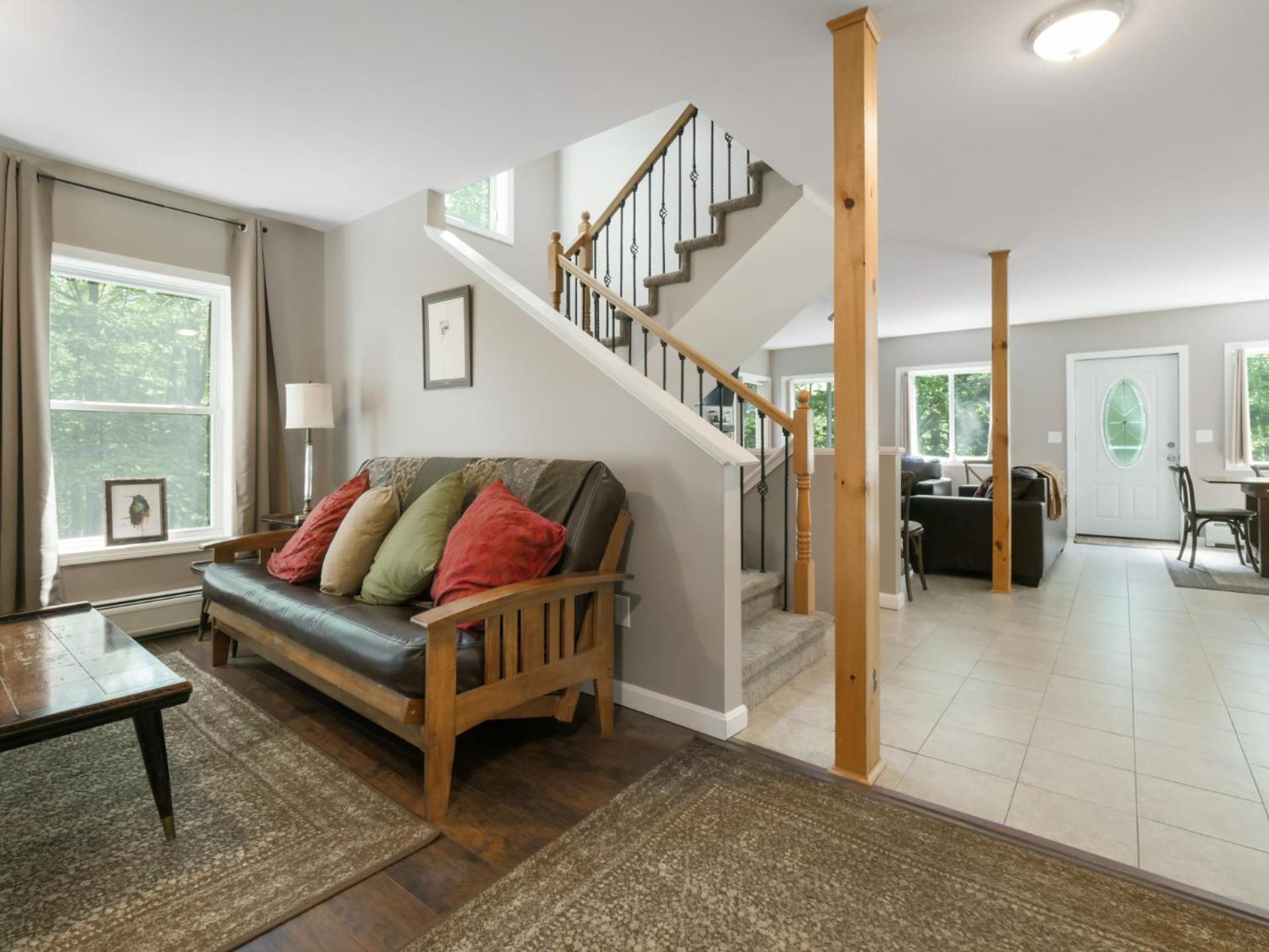 Cozy 3BR Retreat Near Killington Resort - Fireplace, Pet Friendly