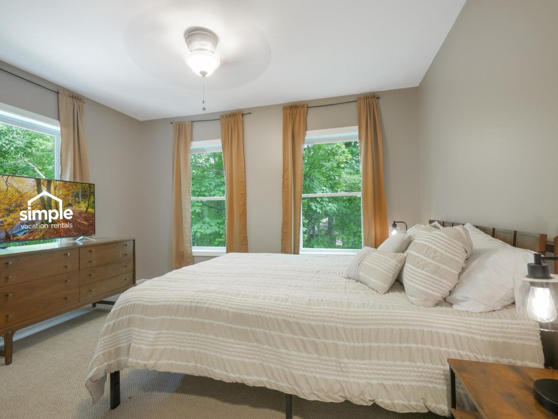 Cozy 3BR Retreat Near Killington Resort - Fireplace, Pet Friendly