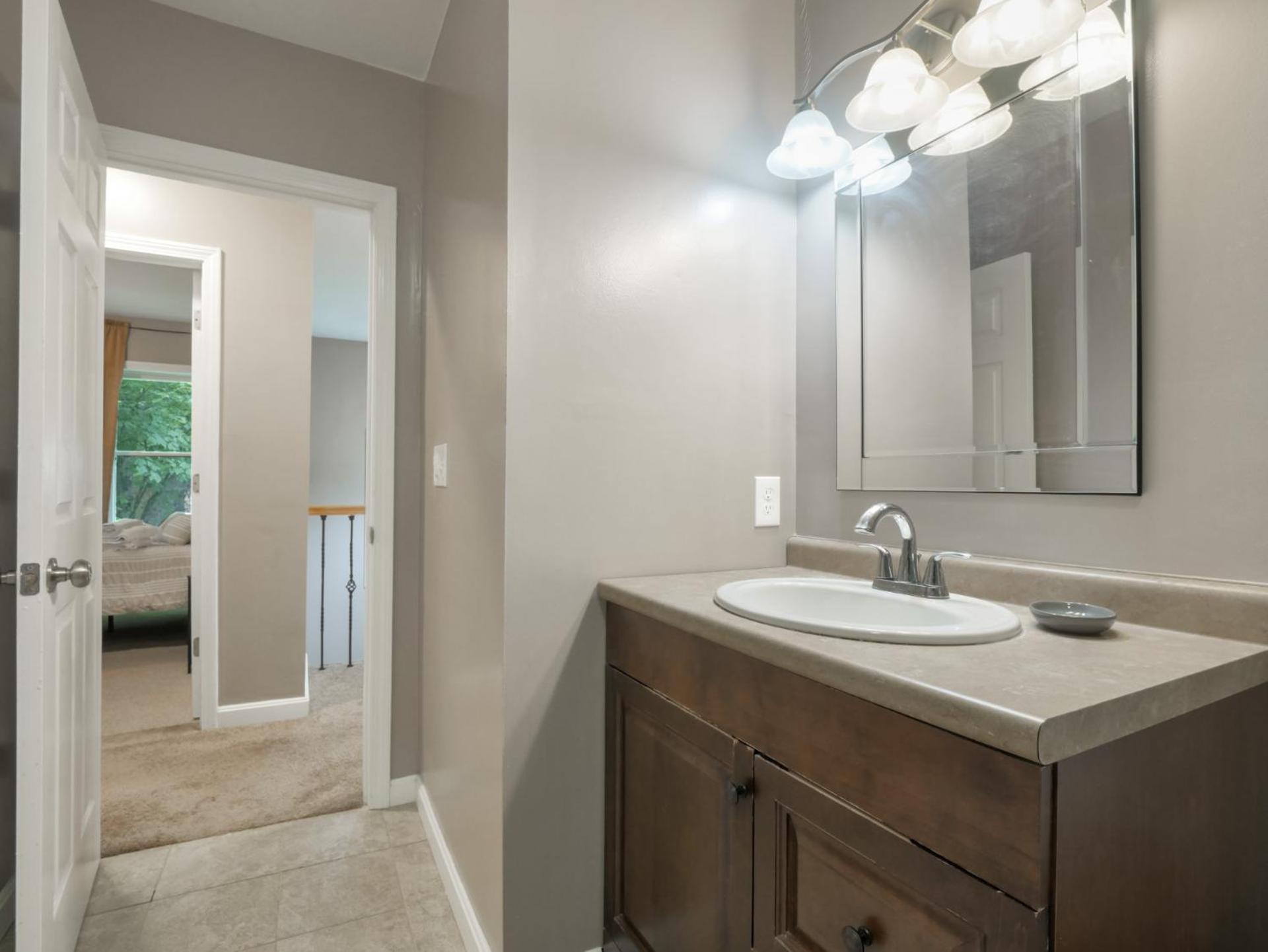Cozy 3BR Retreat Near Killington Resort - Fireplace, Pet Friendly