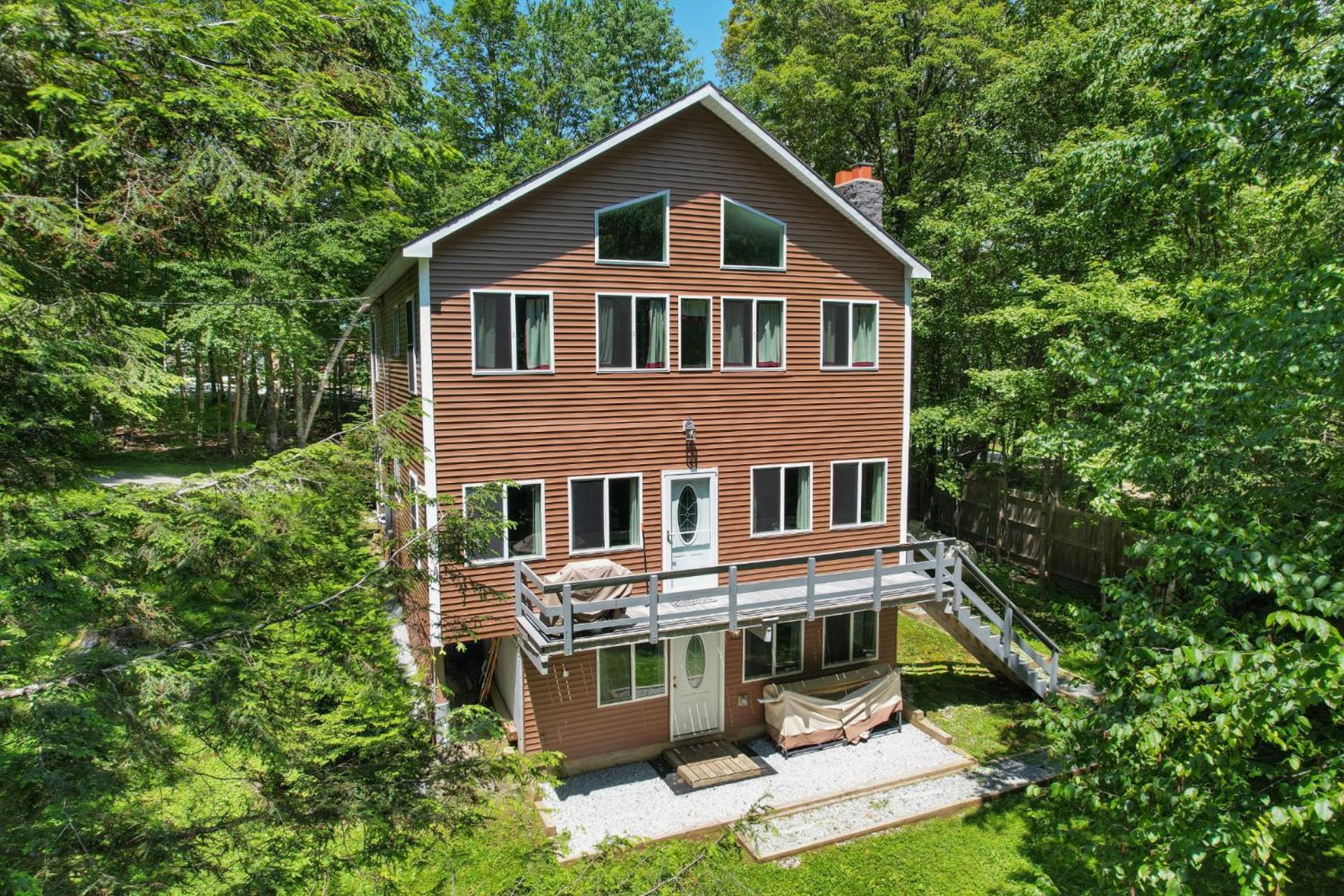 Cozy 3BR Retreat Near Killington Resort - Fireplace, Pet Friendly