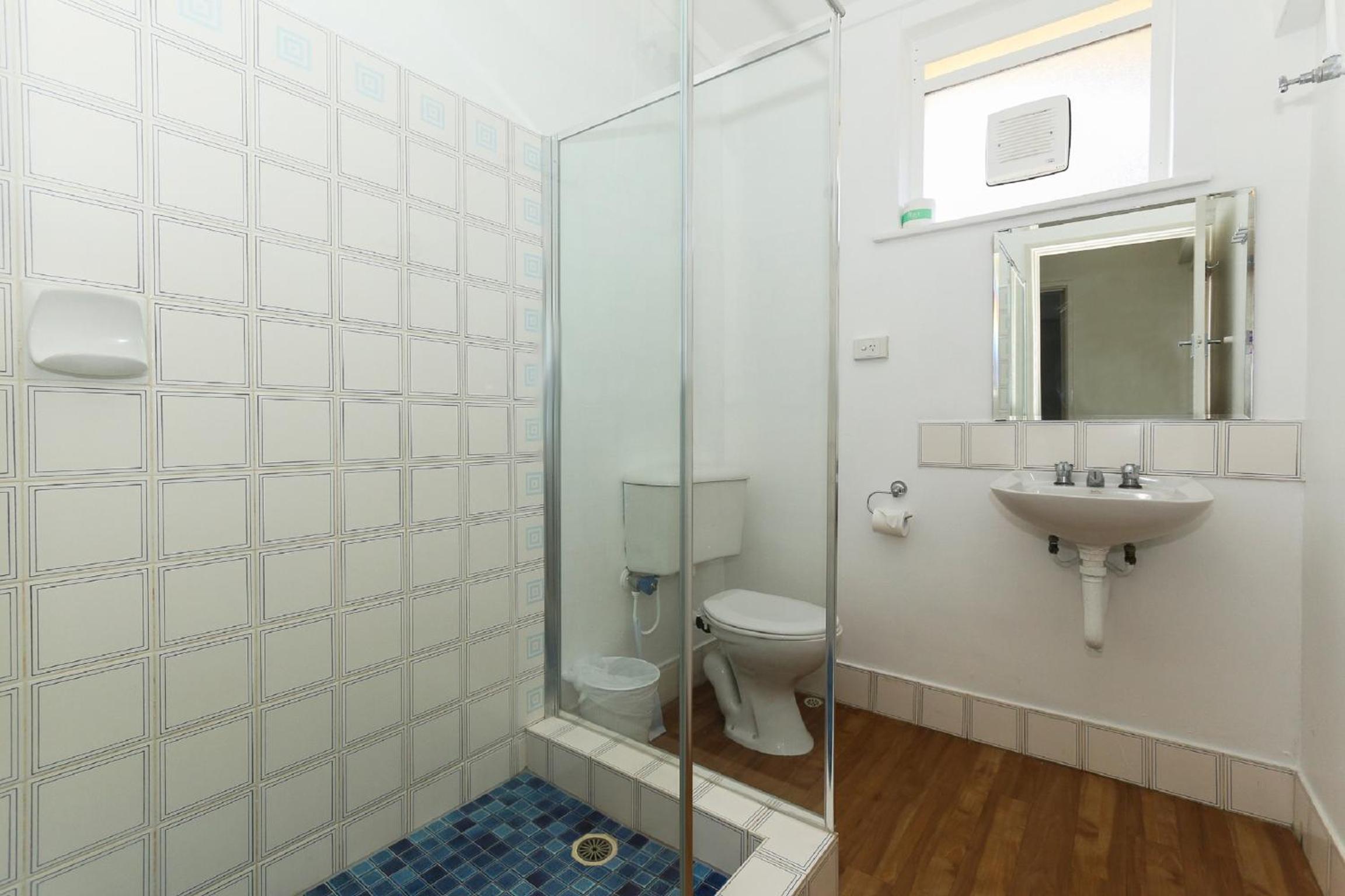 Scarborough Apartment photo 2