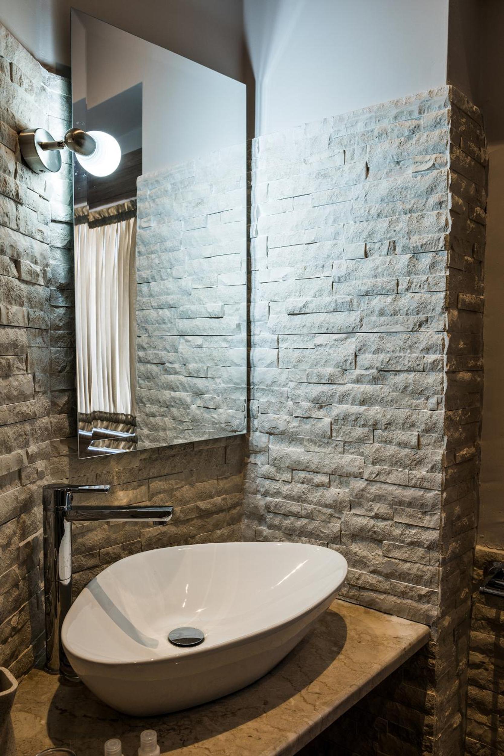 Ariston Suite