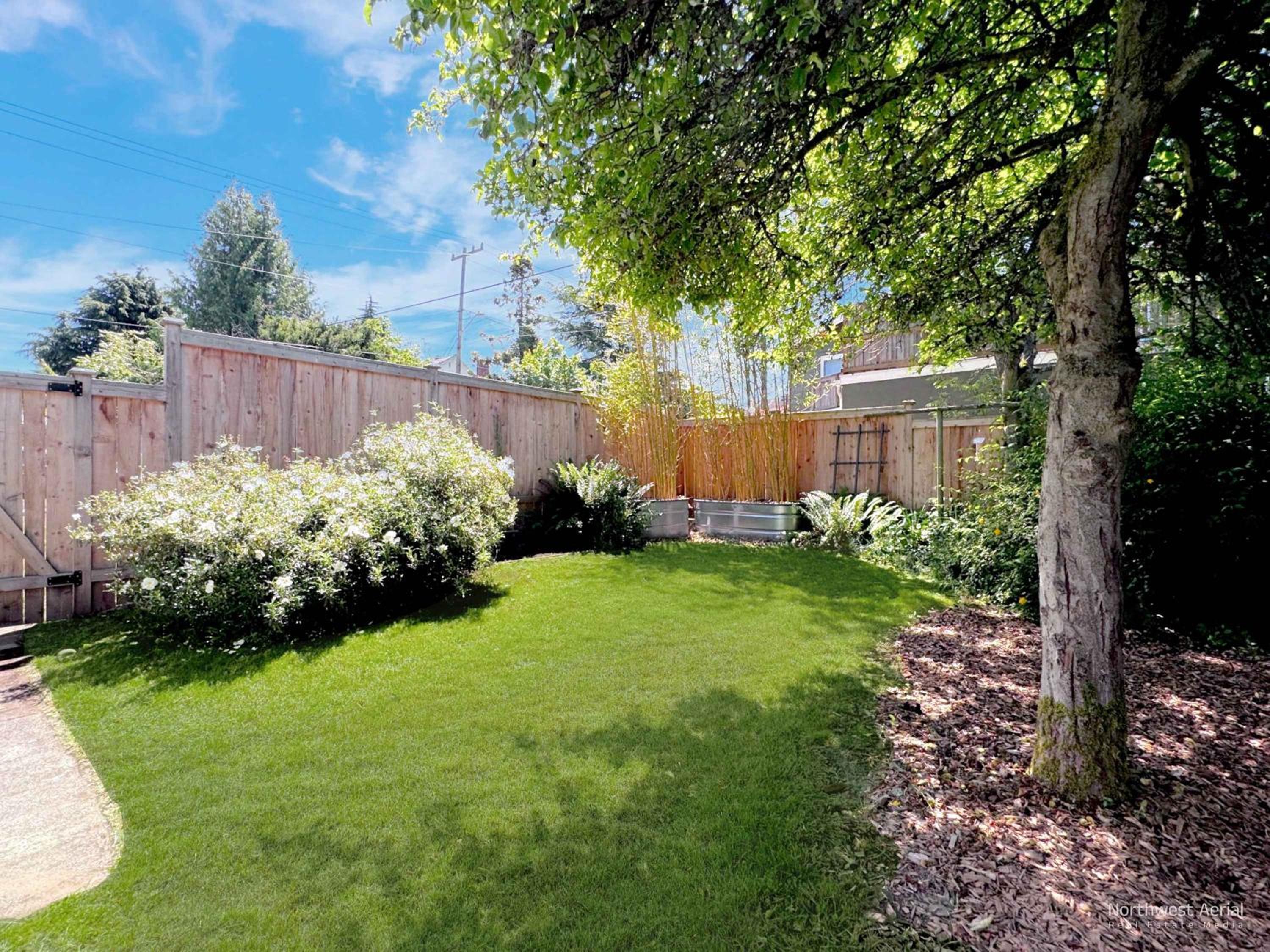 Greenwood Cottage KIng Bed Office Fenced Yard