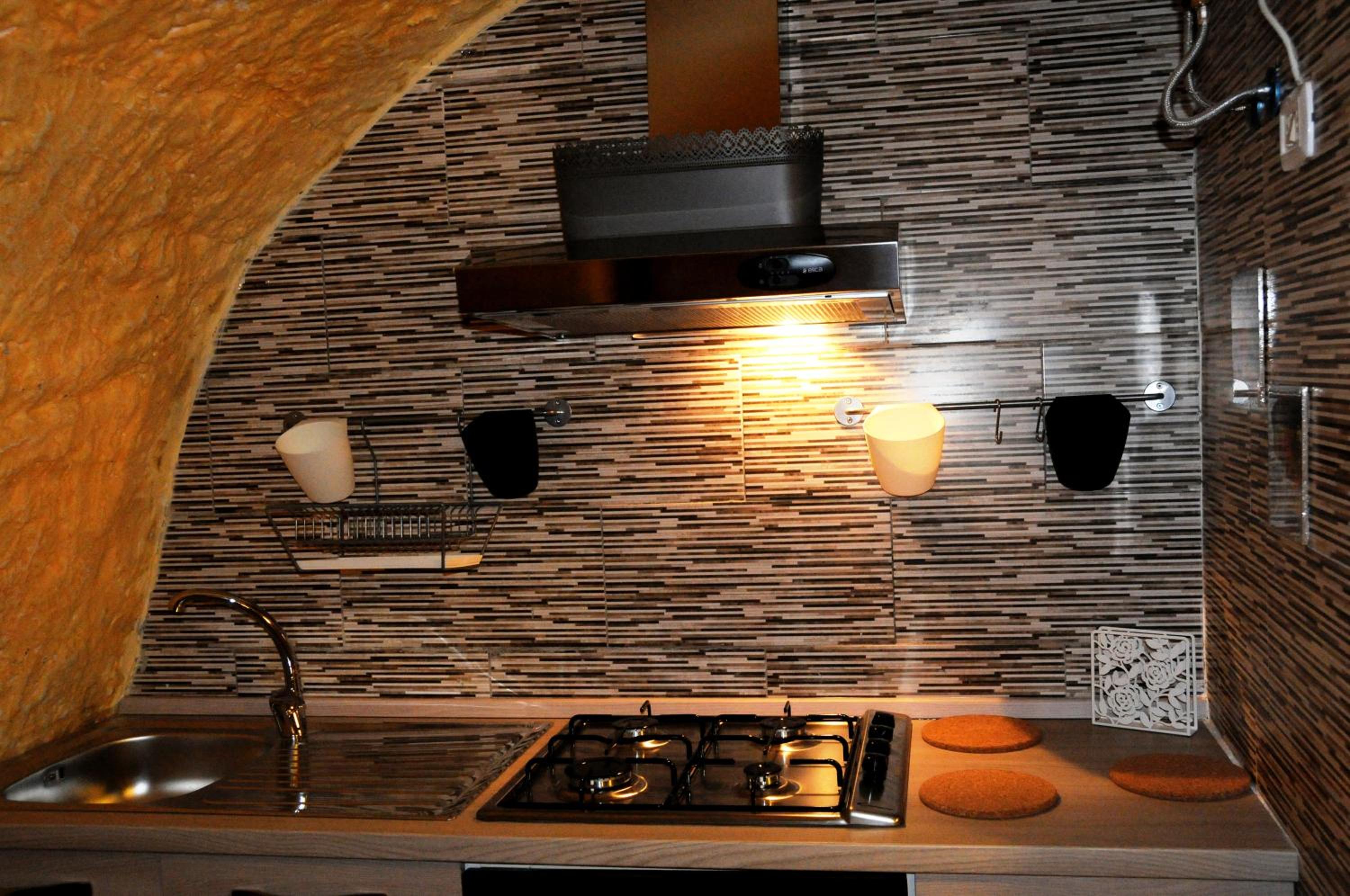 Little House en Naples — kitchen