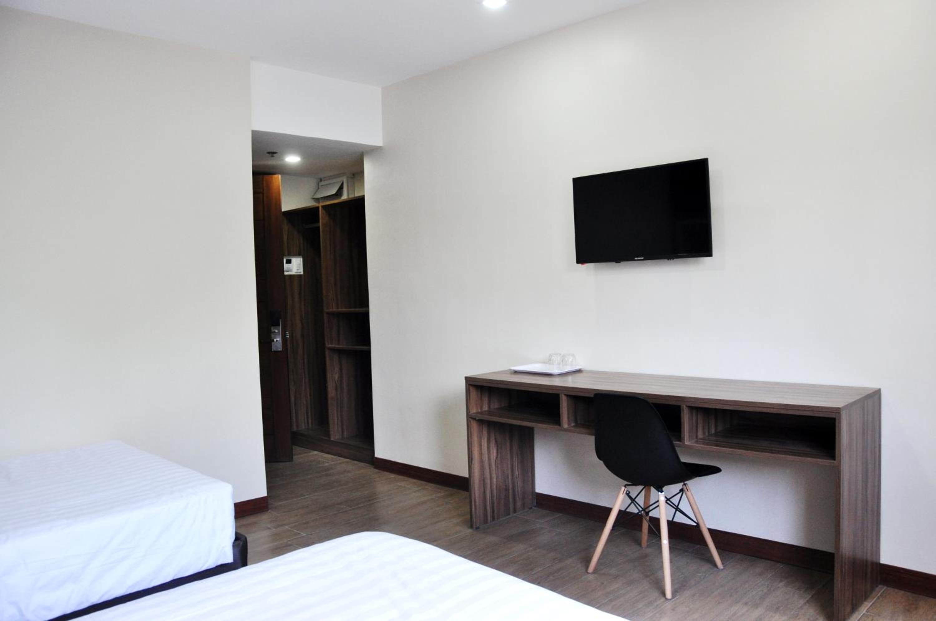 S Hotel & Residences