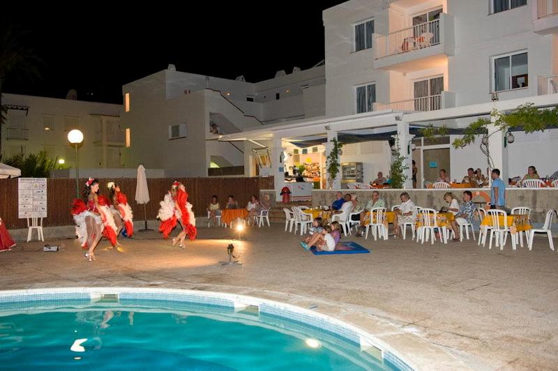 Apartamentos Cala LLonga Playa