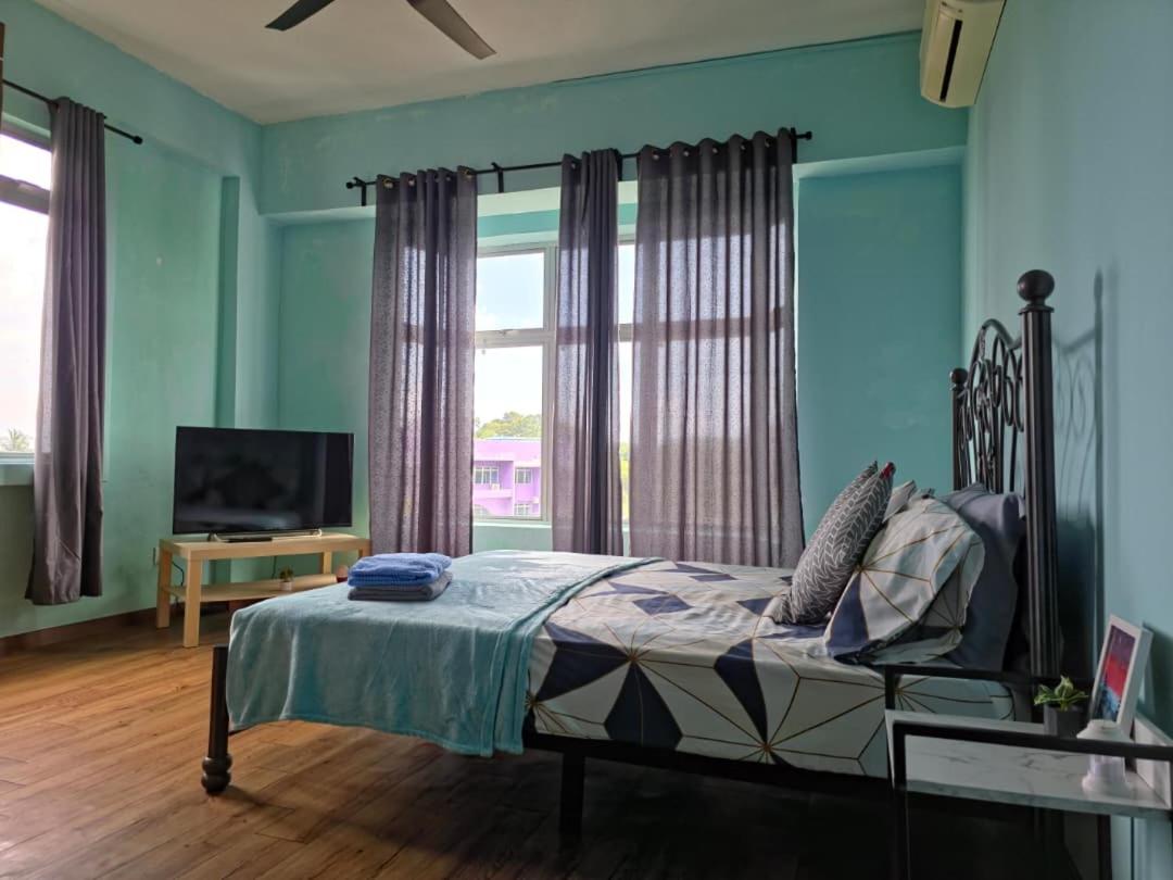 The Sunset Terrace, Ocean View Resort-Teluk Kemang, Sea Views, Walk to beach, Netflix, Beverages & Snacks