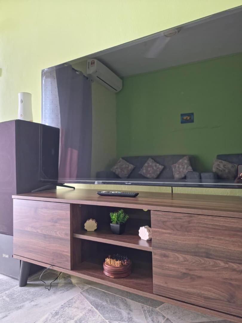 The Sunset Terrace, Ocean View Resort-Teluk Kemang, Sea Views, Walk to beach, Netflix, Beverages & Snacks