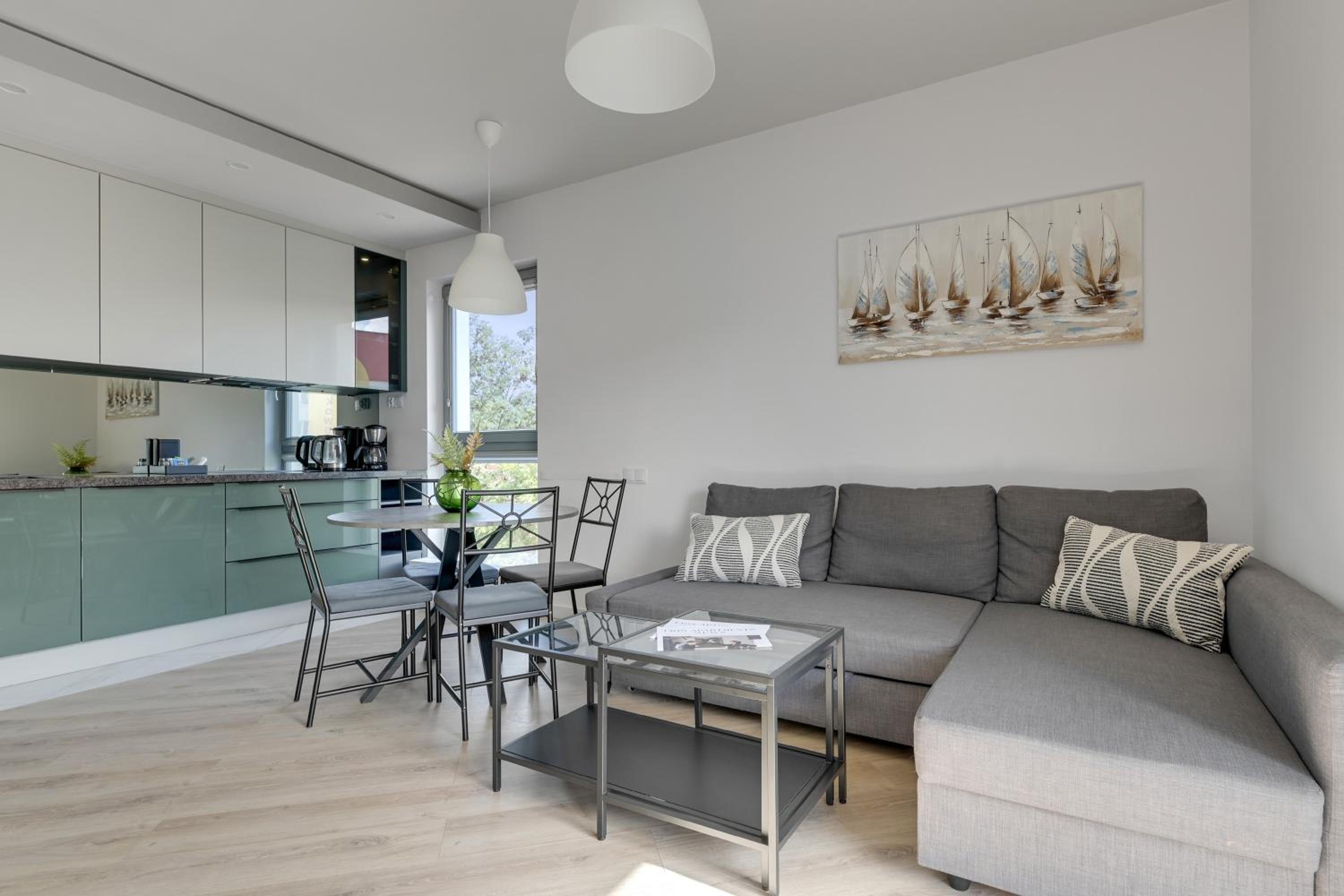 Nadmorze Seaside Apartment with Parking by Lion Apartments