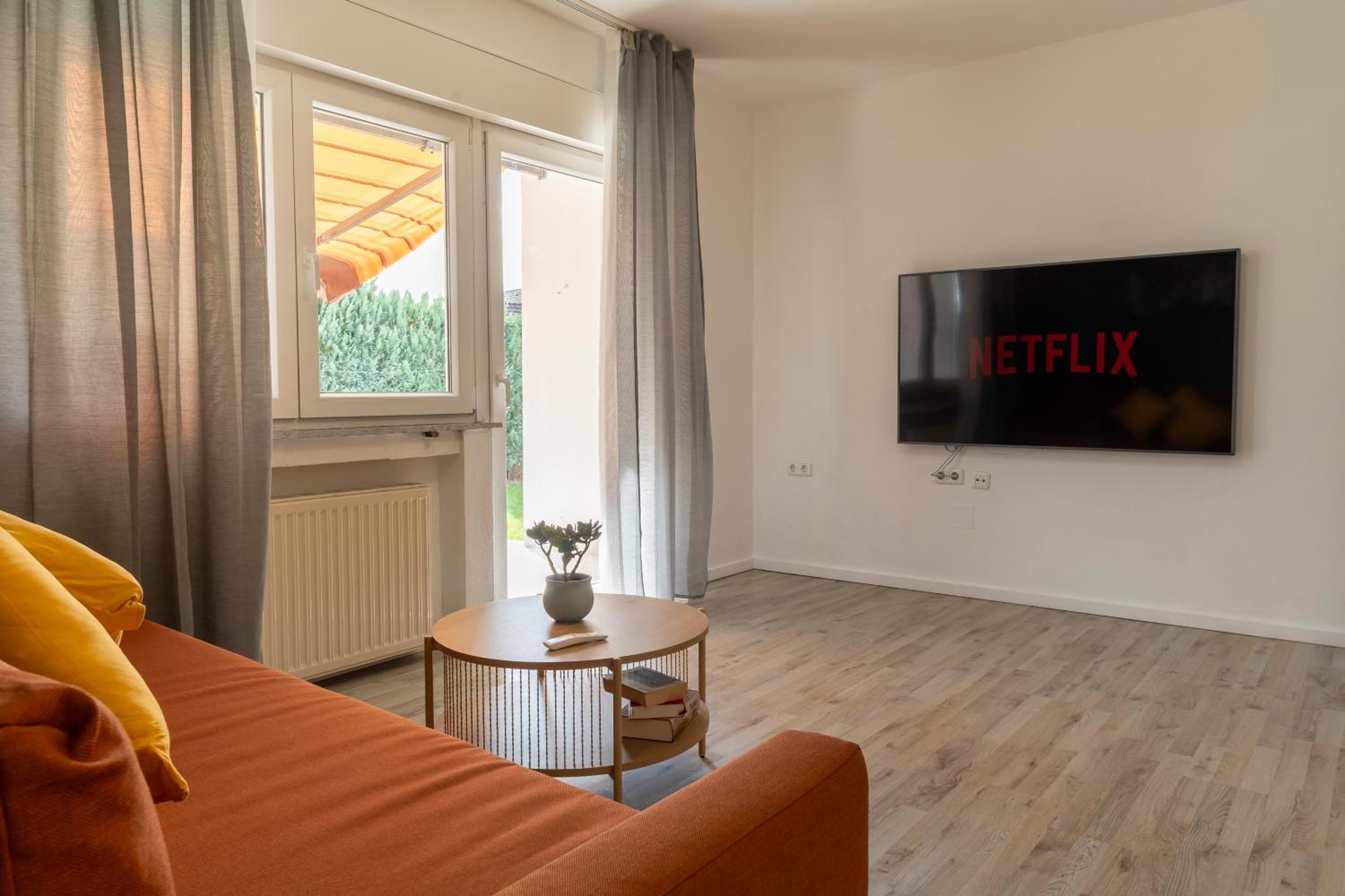 Das orange Haus in der Nähe Frankfurt