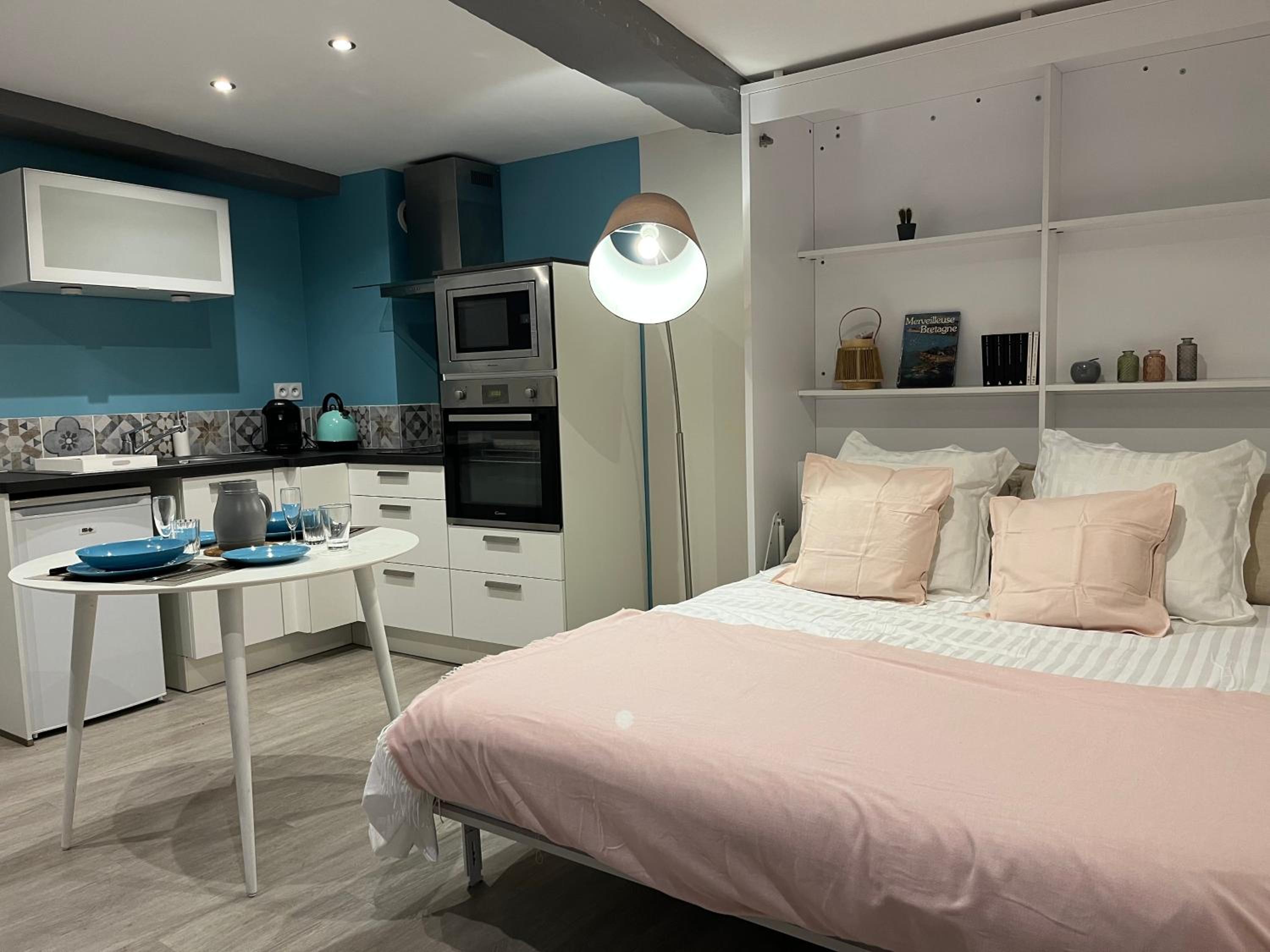 Studio calme intra-muros à 150m de la plage