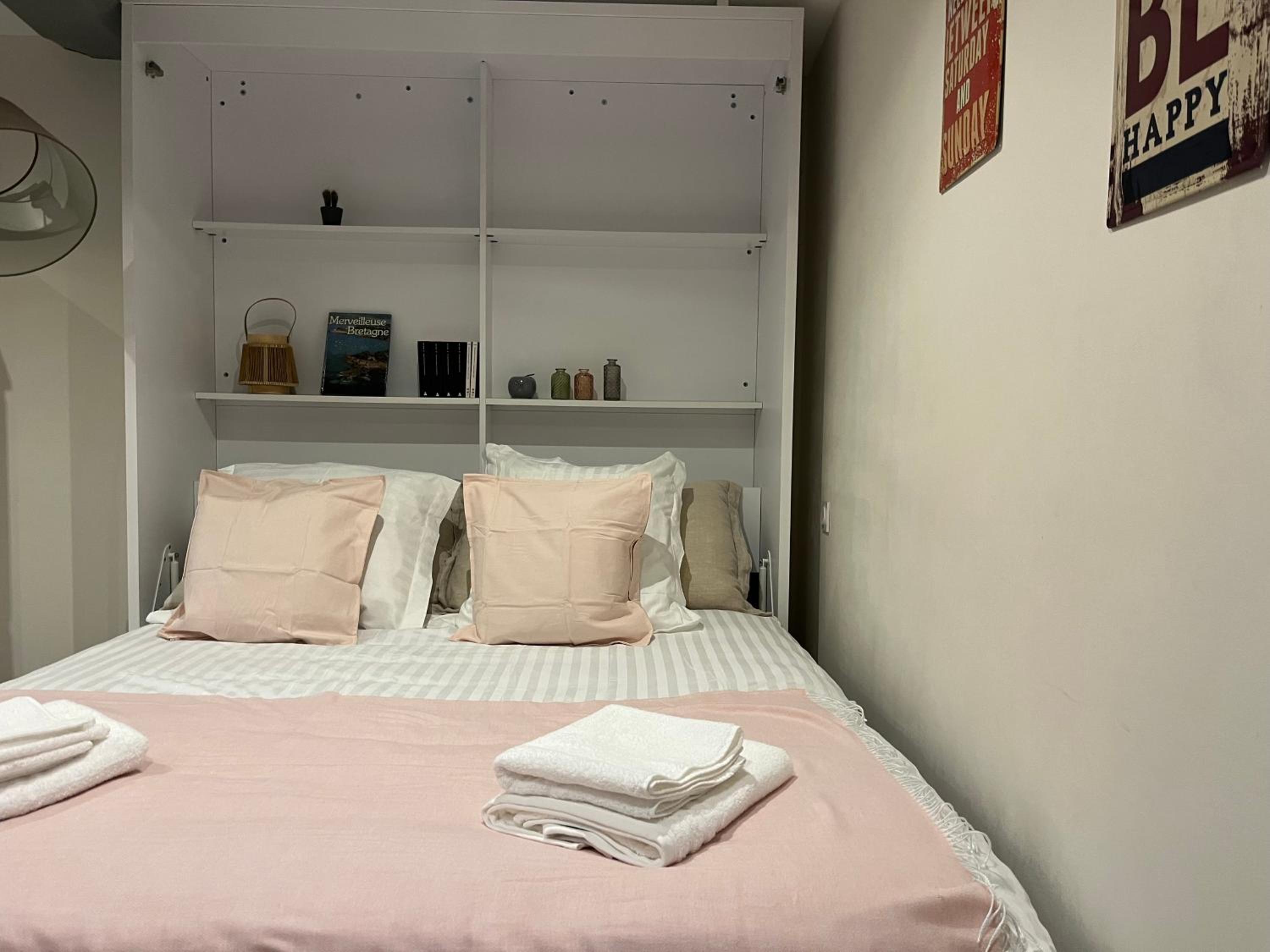 Studio calme intra-muros à 150m de la plage