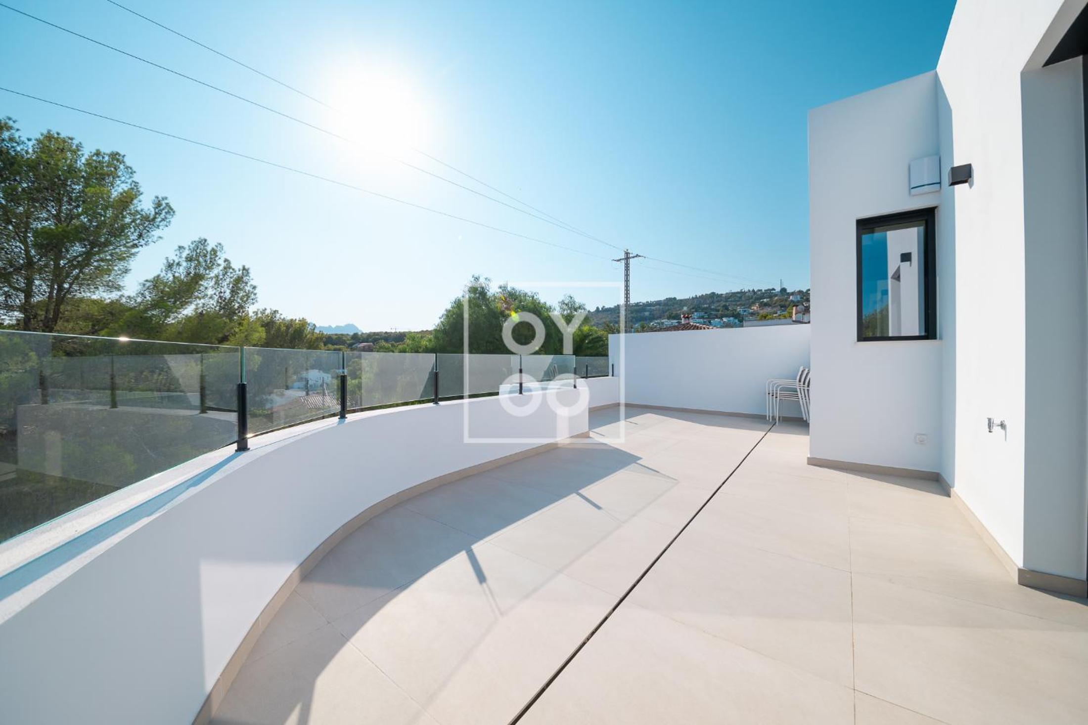 Villa Mar y Monte, saltwater pool, sea and mountain views, by OYOOSTAYS