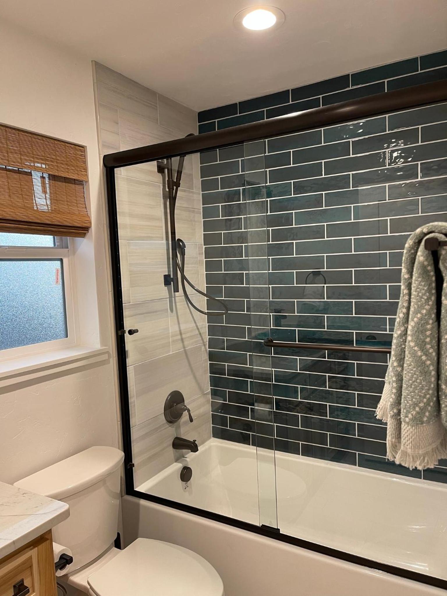 Newer Cozy Guest Cottage with Saltwater Spa!