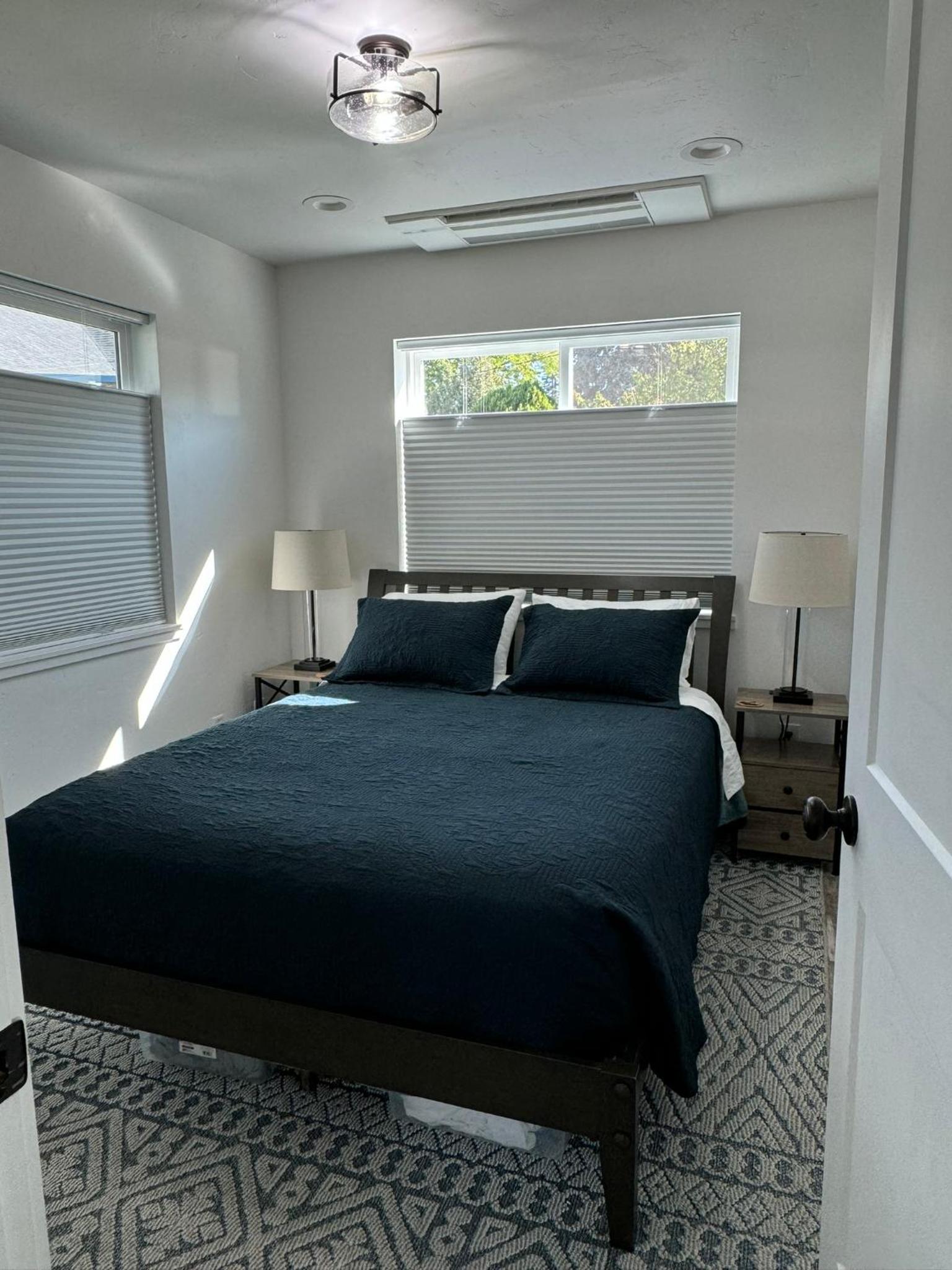 Newer Cozy Guest Cottage with Saltwater Spa!