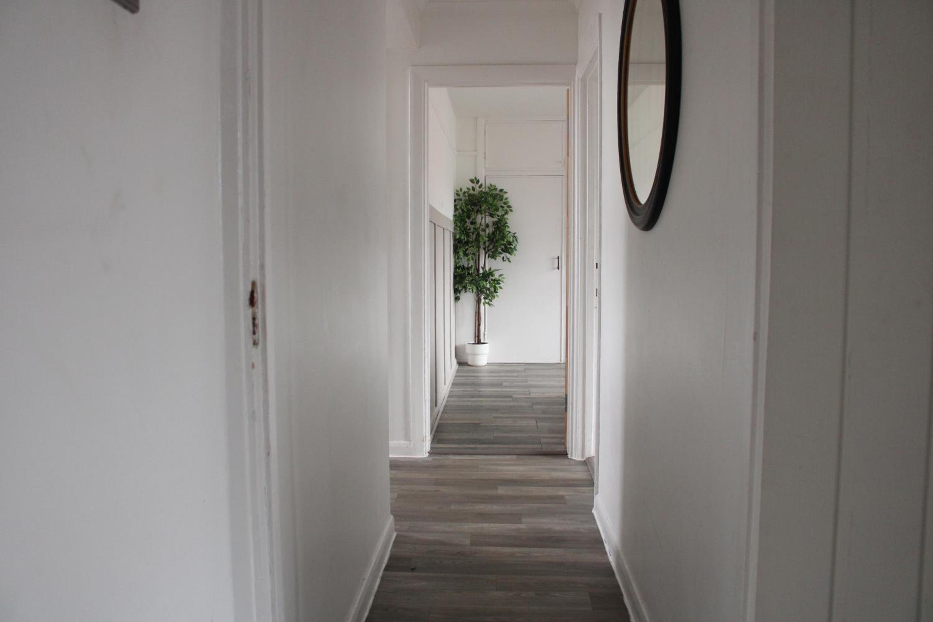 Wimbledon Central Stylish 2-Bedroom Apartment!