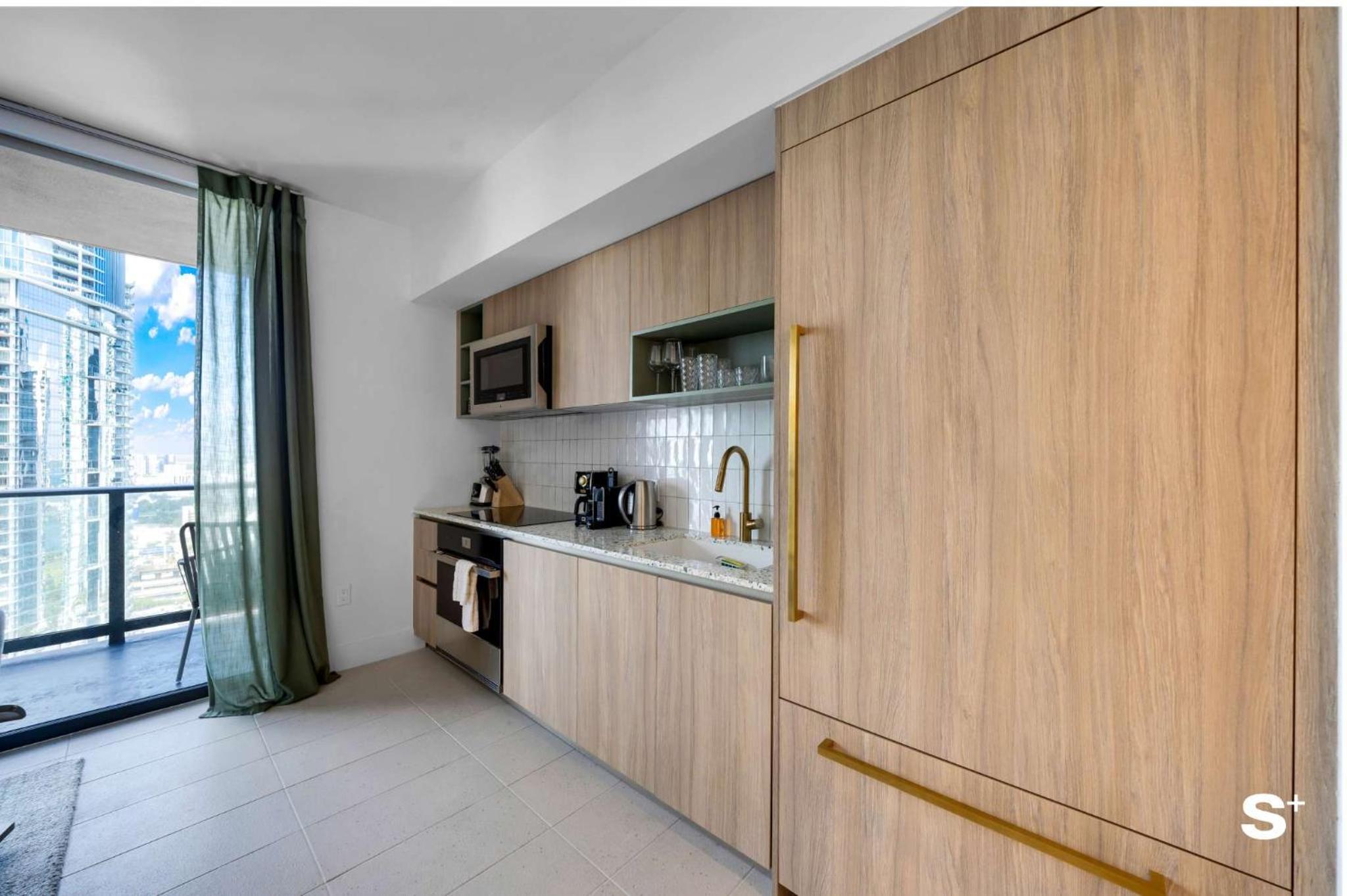 Modern DTW Miami Escape with Water Views