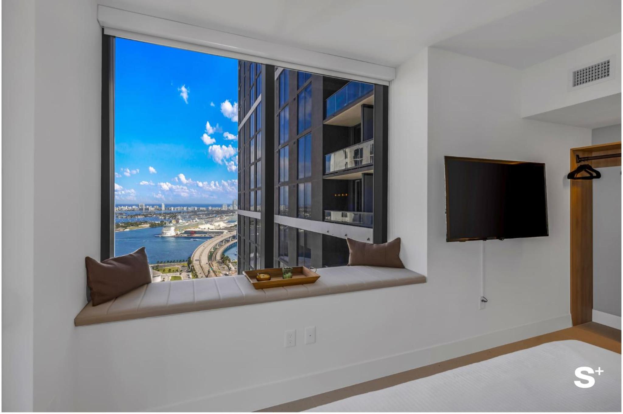 Modern DTW Miami Escape with Water Views