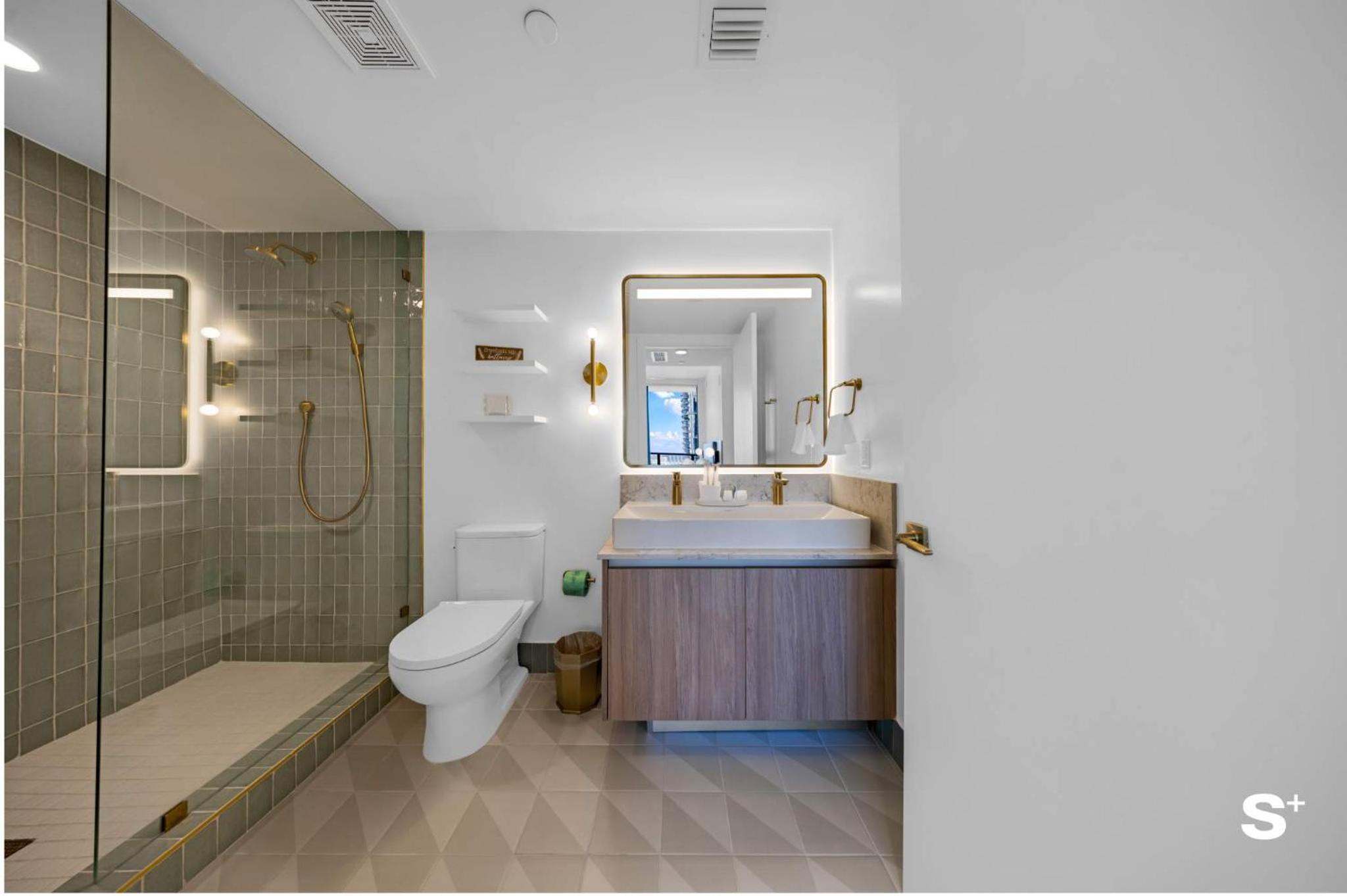 Modern DTW Miami Escape with Water Views