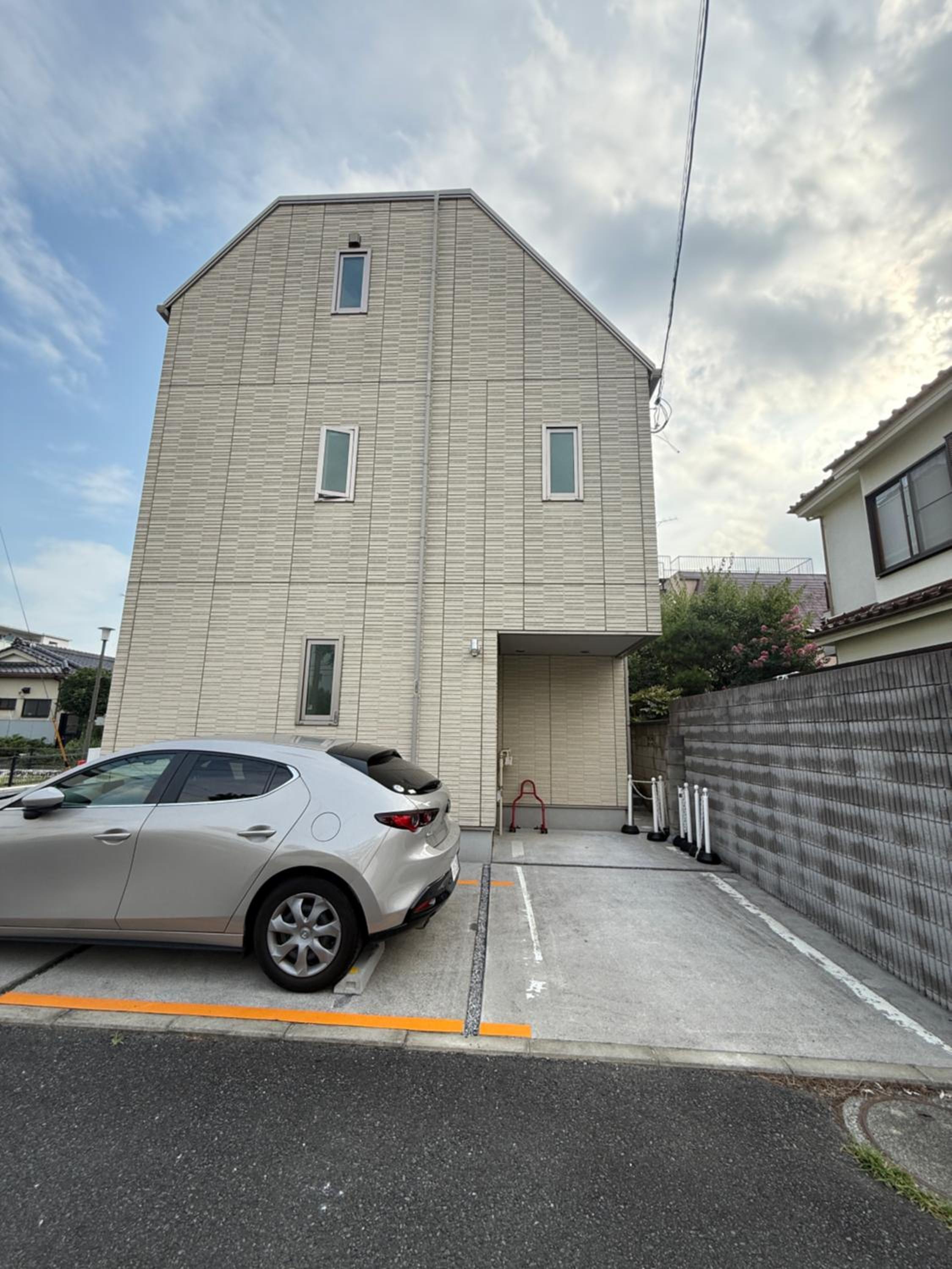 Private stay, fully equipped 45 square meter, Easy access to Disneyland & Airports