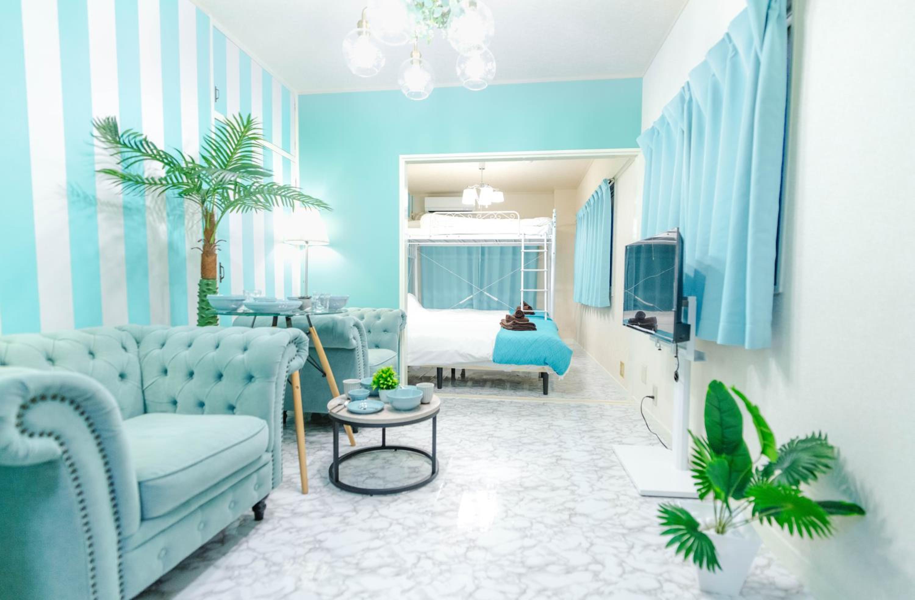 LEON RESORT HOTEL Max 9 people 3 min taxi Ikebukuro Station Tiffany Blue yellow Room 最大9名 池袋