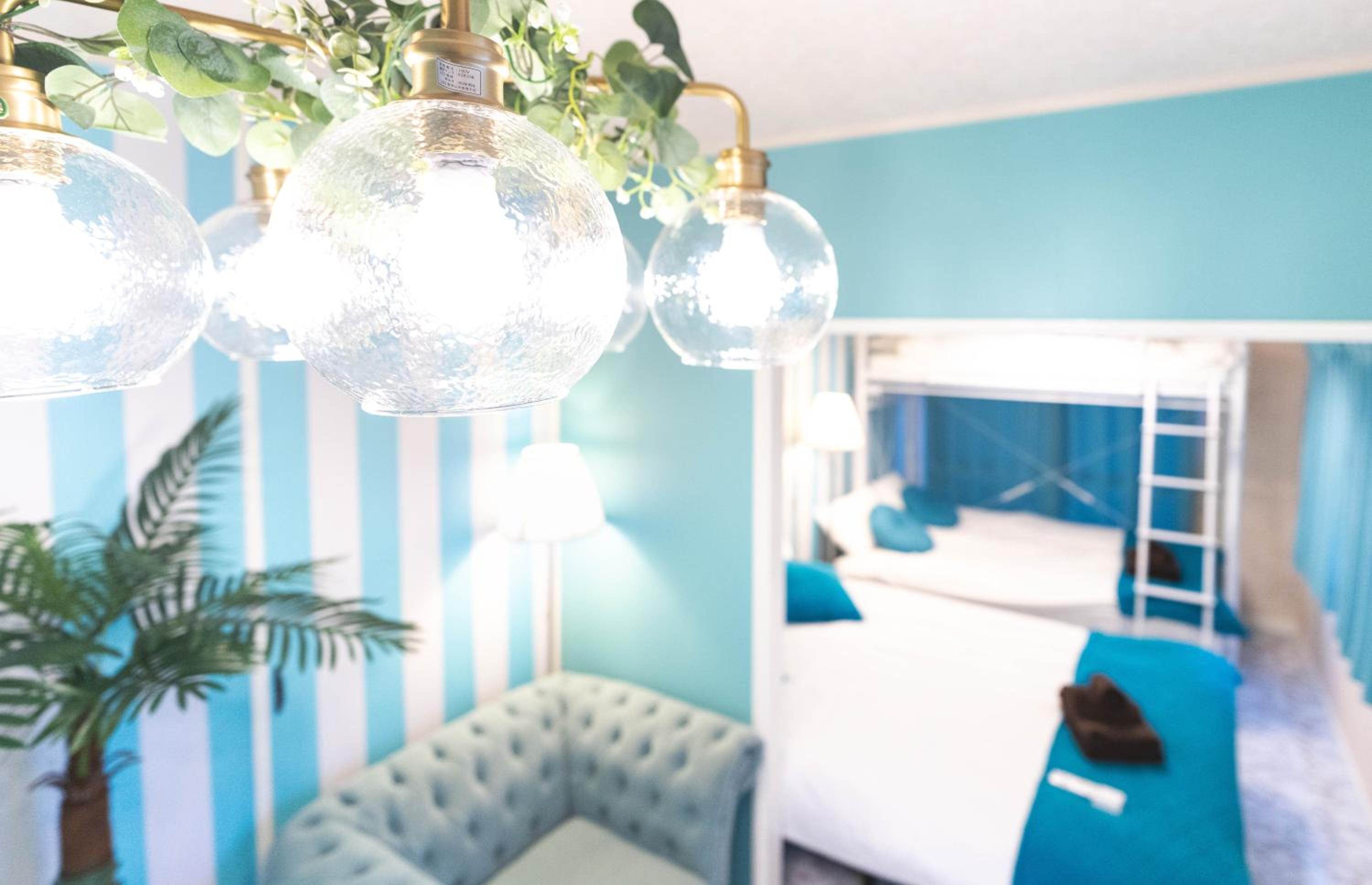 LEON RESORT HOTEL Max 9 people 3 min taxi Ikebukuro Station Tiffany Blue yellow Room 最大9名 池袋