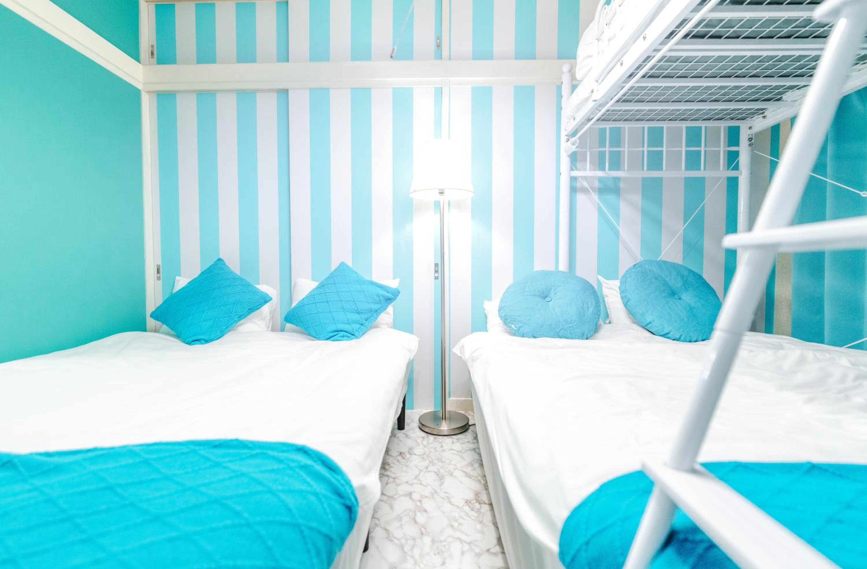 LEON RESORT HOTEL Max 9 people 3 min taxi Ikebukuro Station Tiffany Blue yellow Room 最大9名 池袋