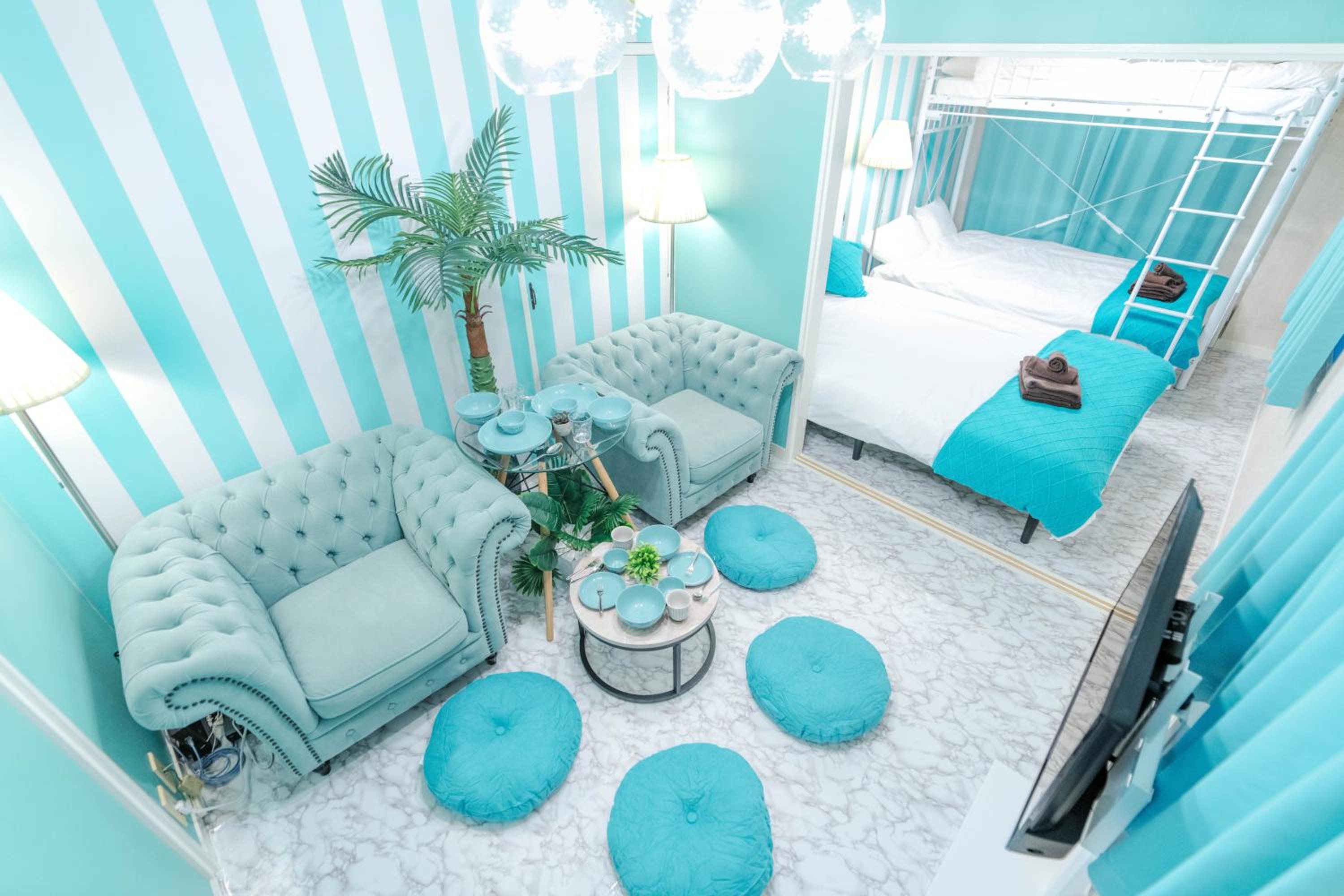 LEON RESORT HOTEL Max 9 people 3 min taxi Ikebukuro Station Tiffany Blue yellow Room 最大9名 池袋